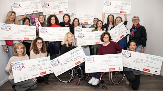 carrera mujer cheque