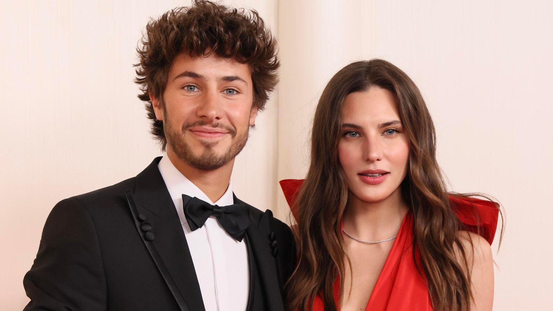 Así fue la espectacular noche de Juanpa Zurita y Macarena Achaga en los Oscar 2024