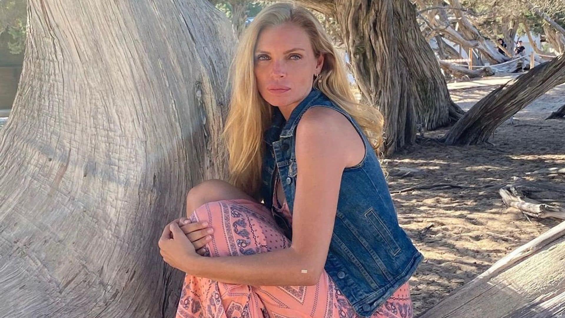 'No has envejecido un solo día': Esther Cañadas estrena verano en bikini