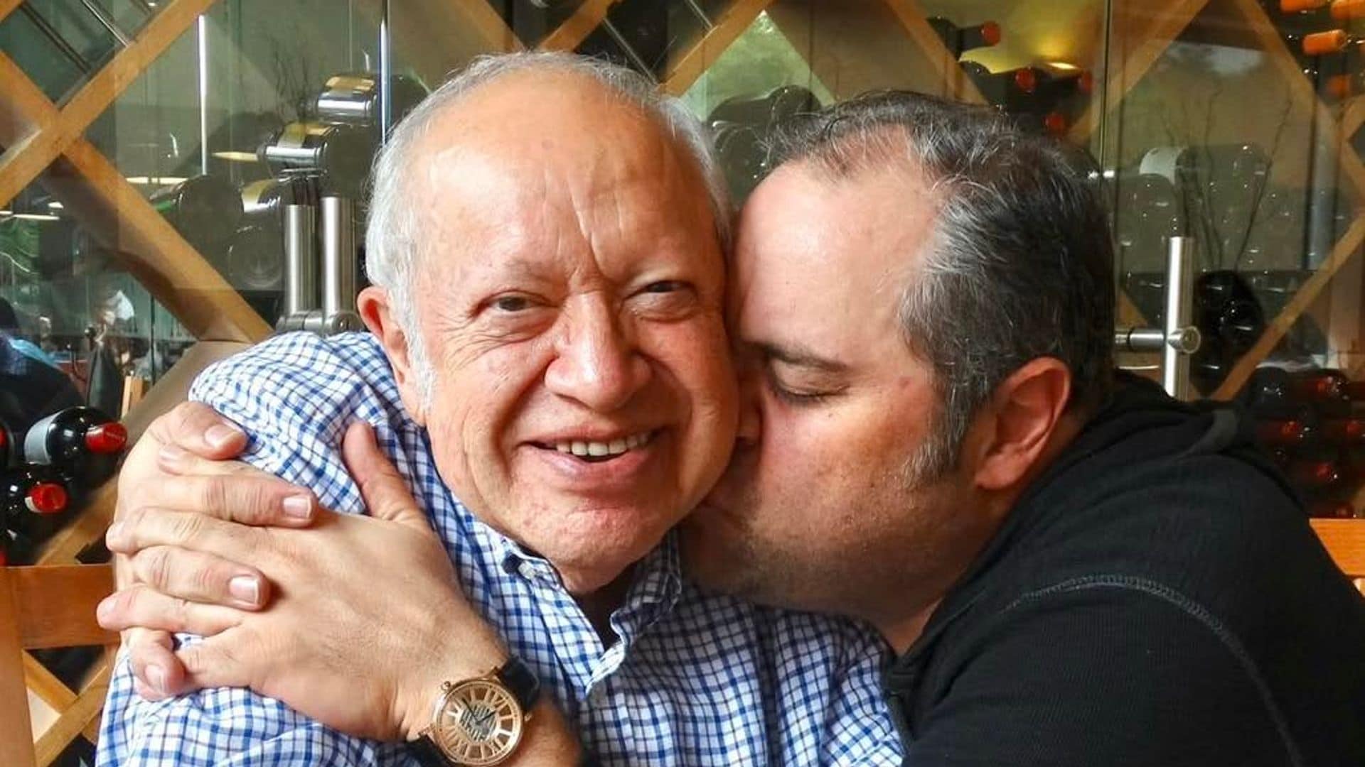 Eduardo Manzano con su hijo