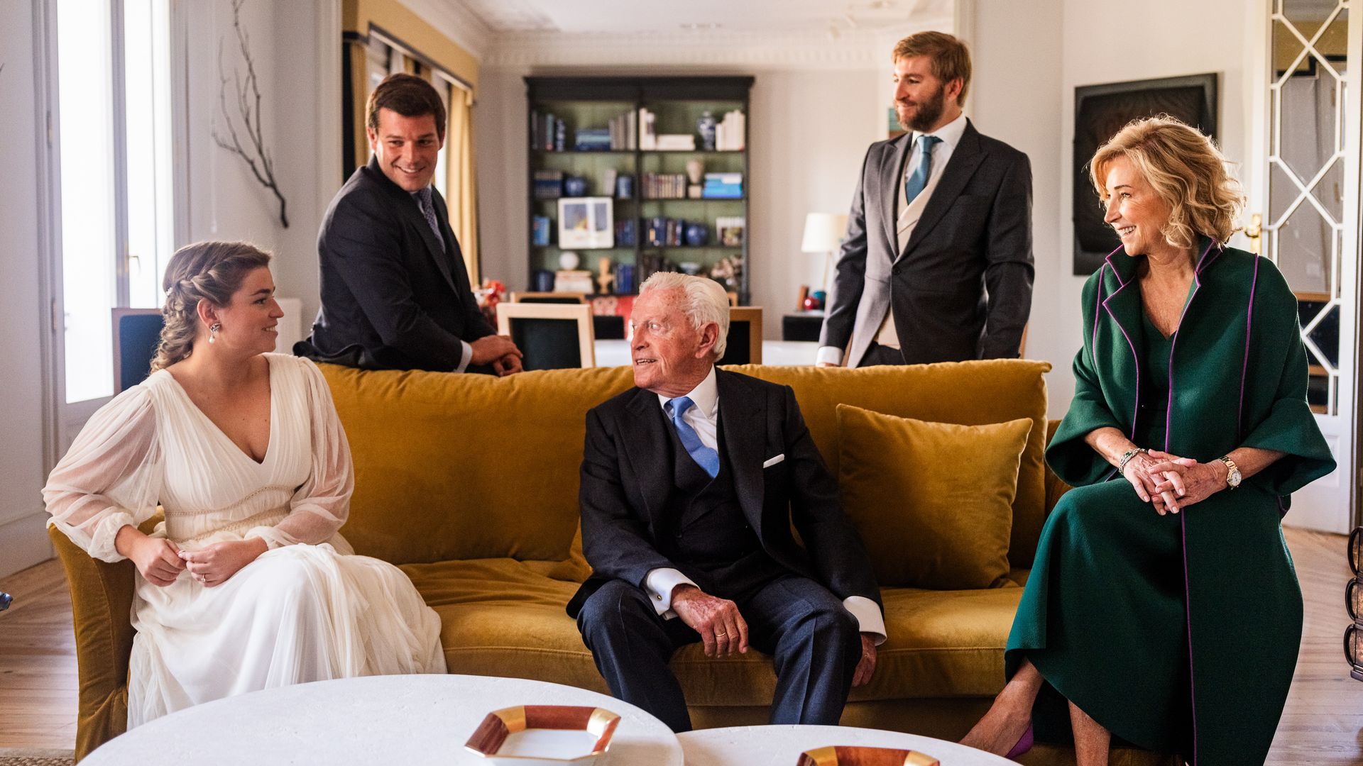 Lola García-Romeu, la única chica de los hijos de María Dolores Dancausa (presidenta de Bankinter) mientras se prepara para el gran día de su boda