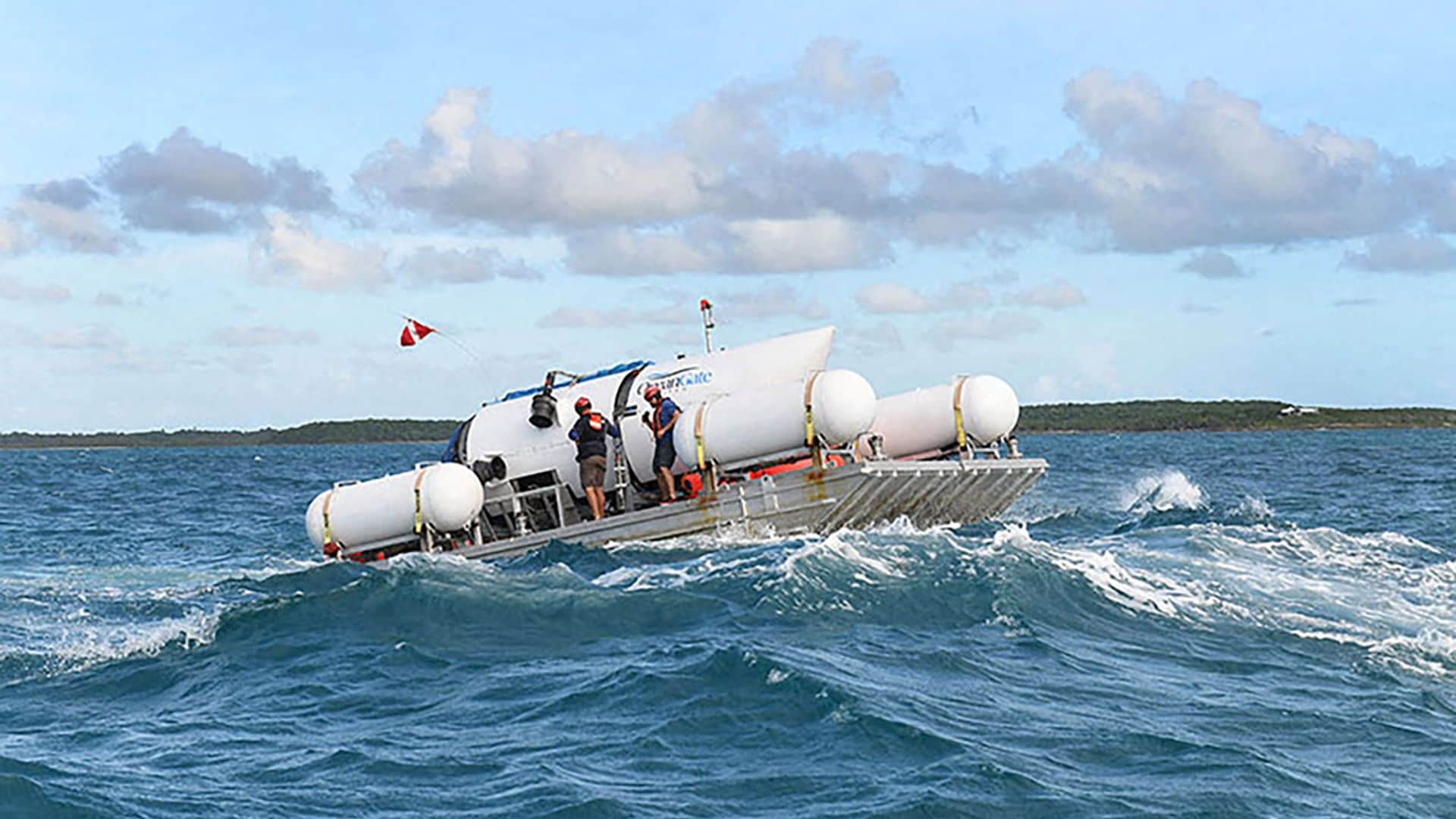 Un 'mensaje' de esperanza: se escuchan 'golpes' bajo el agua durante la búsqueda del submarino del Titanic