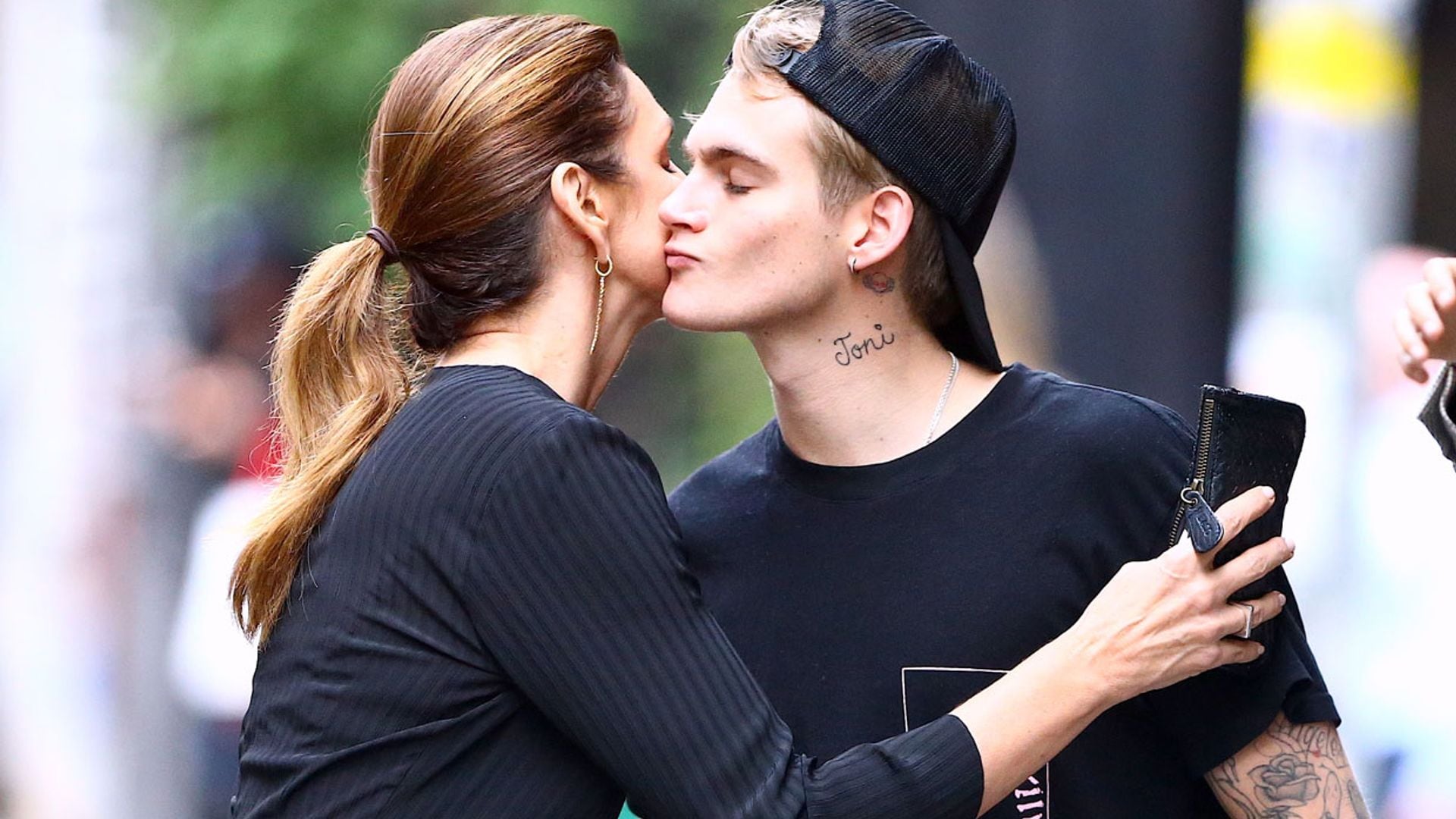 Cindy Crawford cumple años preocupada por su hijo Presley
