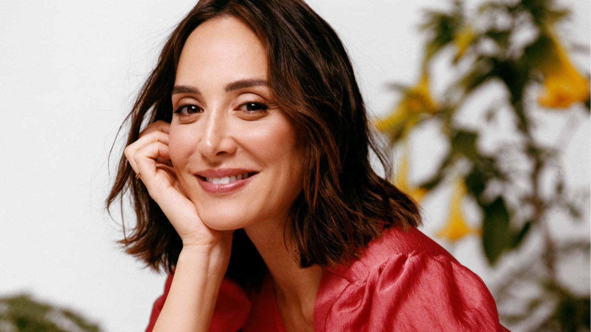 Vestidos rojos de rebajas: copia la tendencia que ha unido a Tamara Falcó, Eva González o Aitana