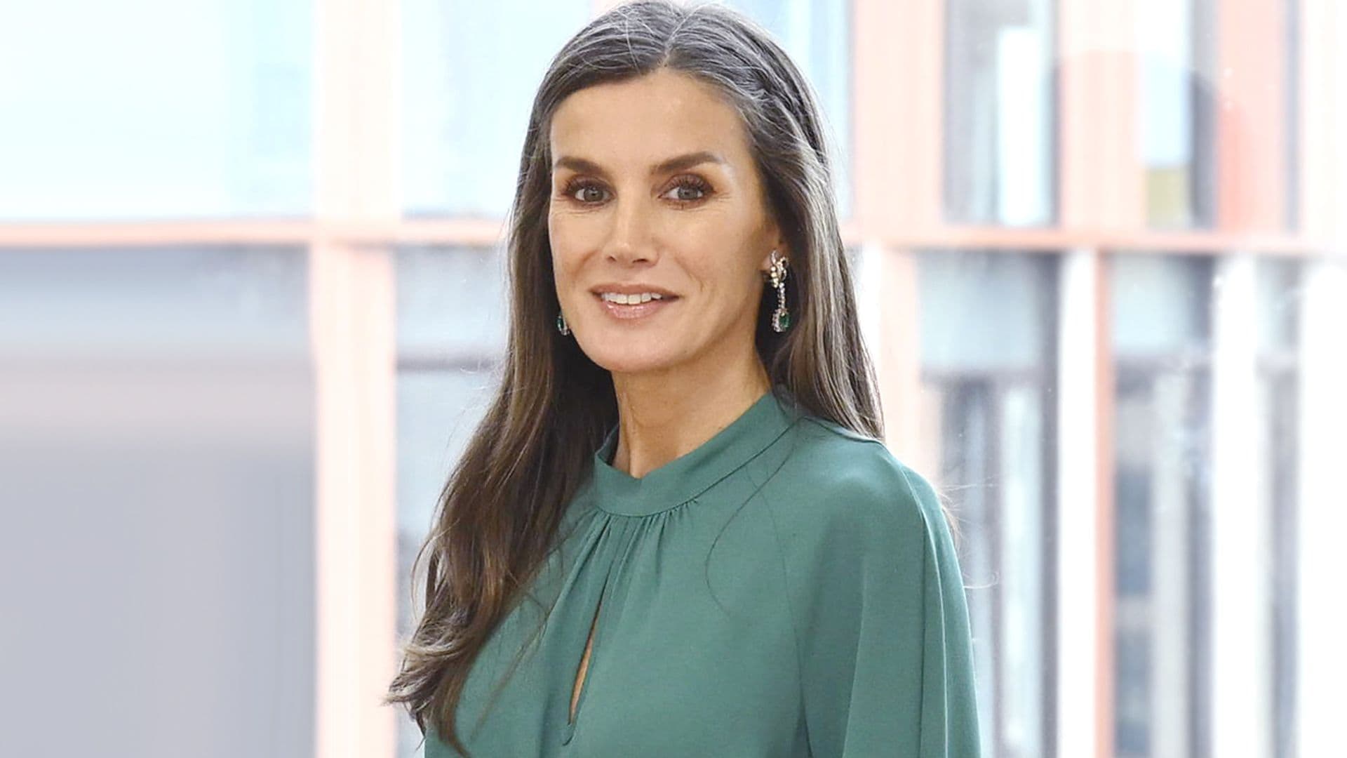 Lo que los expertos opinan sobre el nuevo truco con el que la reina Letizia rejuvenece sus peinados