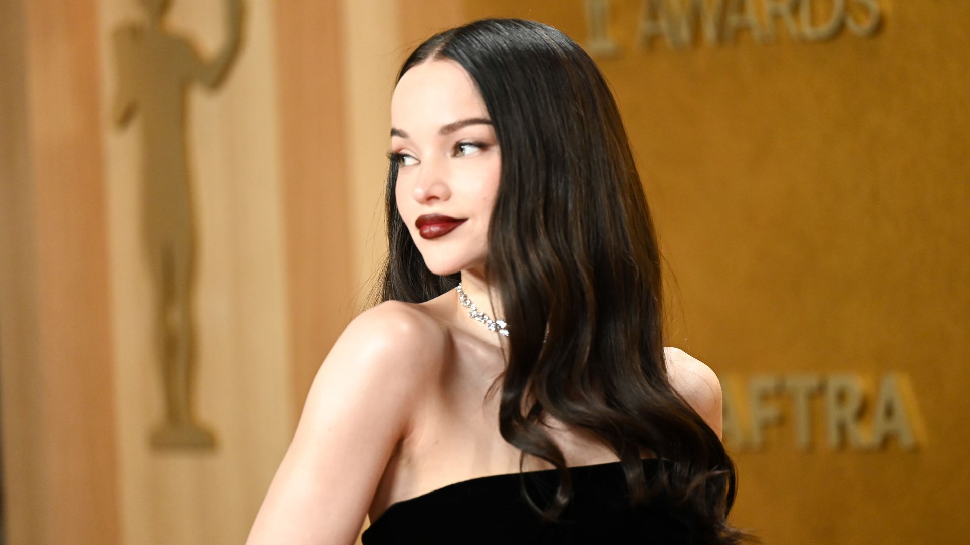 Las nuevas reinas de Hollywood prefieren estos labiales oscuros al 'rouge' clásico en los SAG