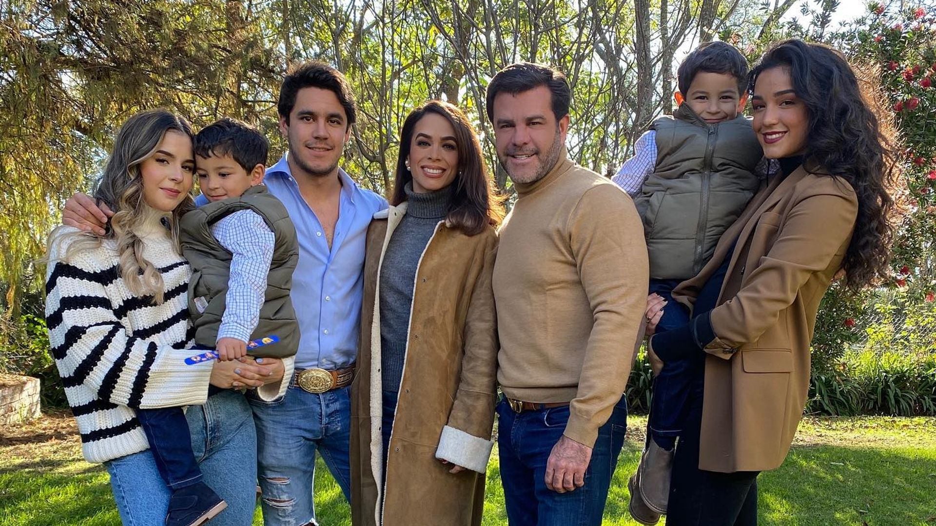 Biby Gaytán y Eduardo Capetillo celebraron los 10 años de sus mellizos en junio pasado. 