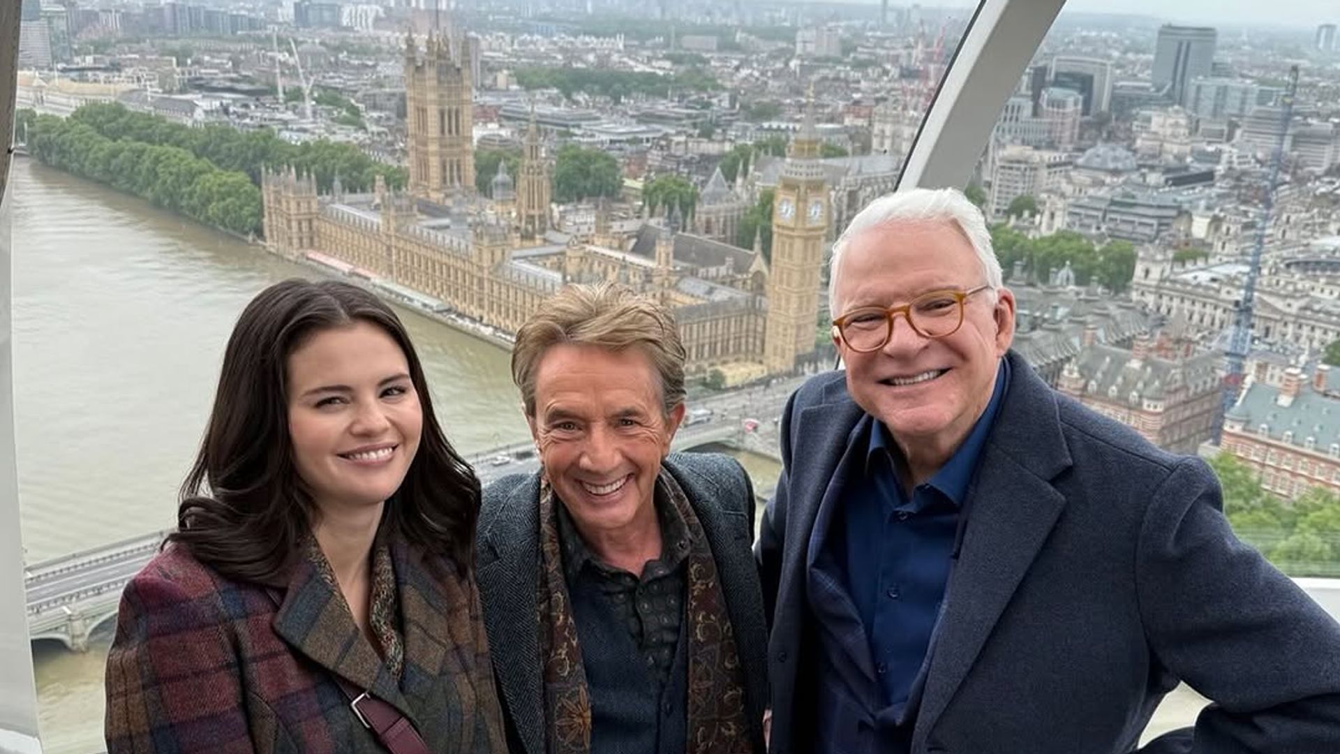 Selana Gomez, Martin Short y Steve Martin en el London Eye