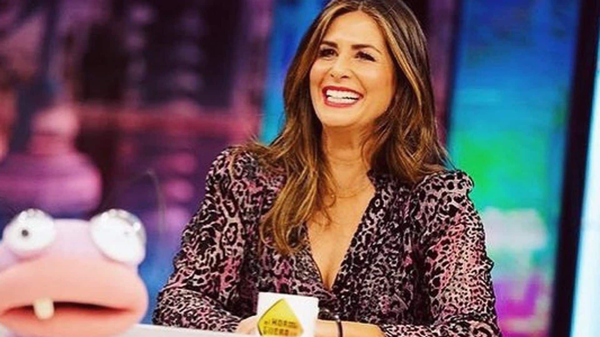 ¡Efecto 'fit'! Nuria Roca triunfa con el conjunto de terciopelo que más estiliza