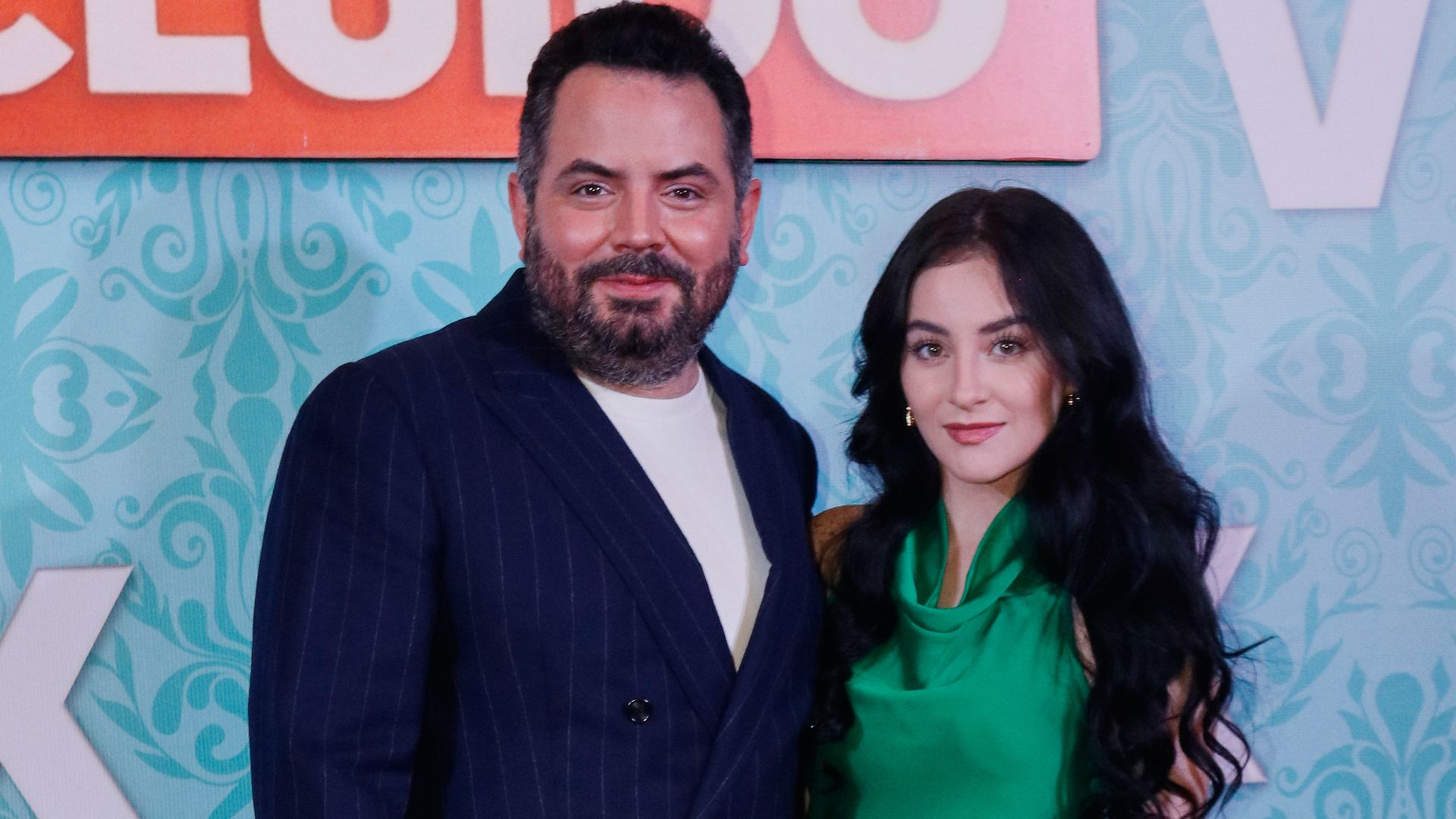 José Eduardo Derbez y Paola Dalay en la premier de "Hotel Todo Incluido" en la Ciudad de México.