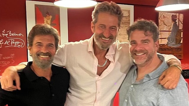 Rodolfo Sancho con sus compañeros de Al salir de clase