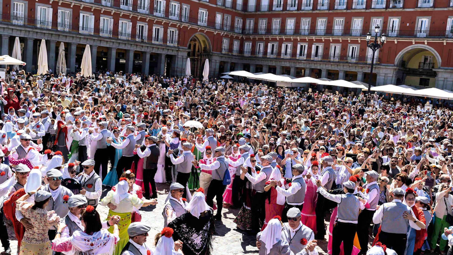 'Bailando por Madrid' en la Puerta del Sol por San Isidro