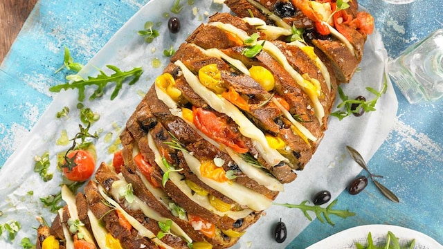 pan provolone age