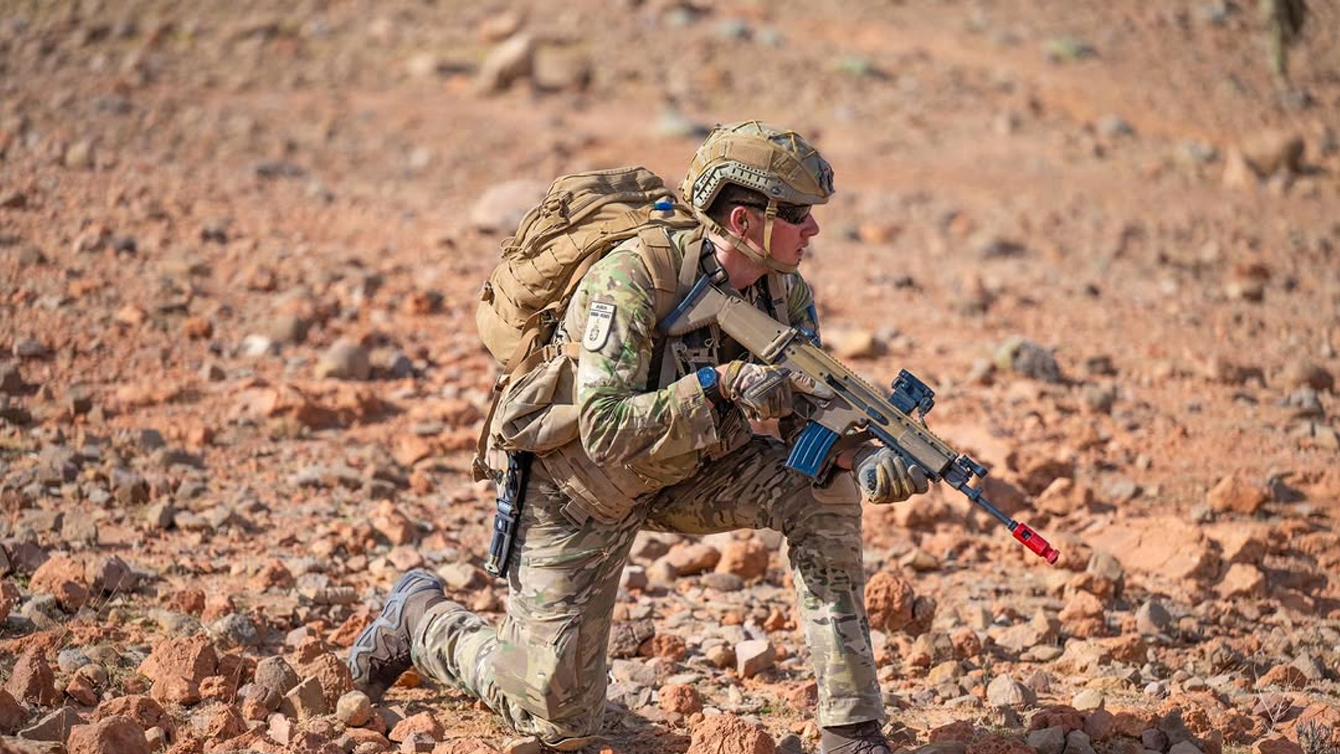 Gabriel de Bélgica, de 22 años, se pone a prueba en el desierto de Marruecos