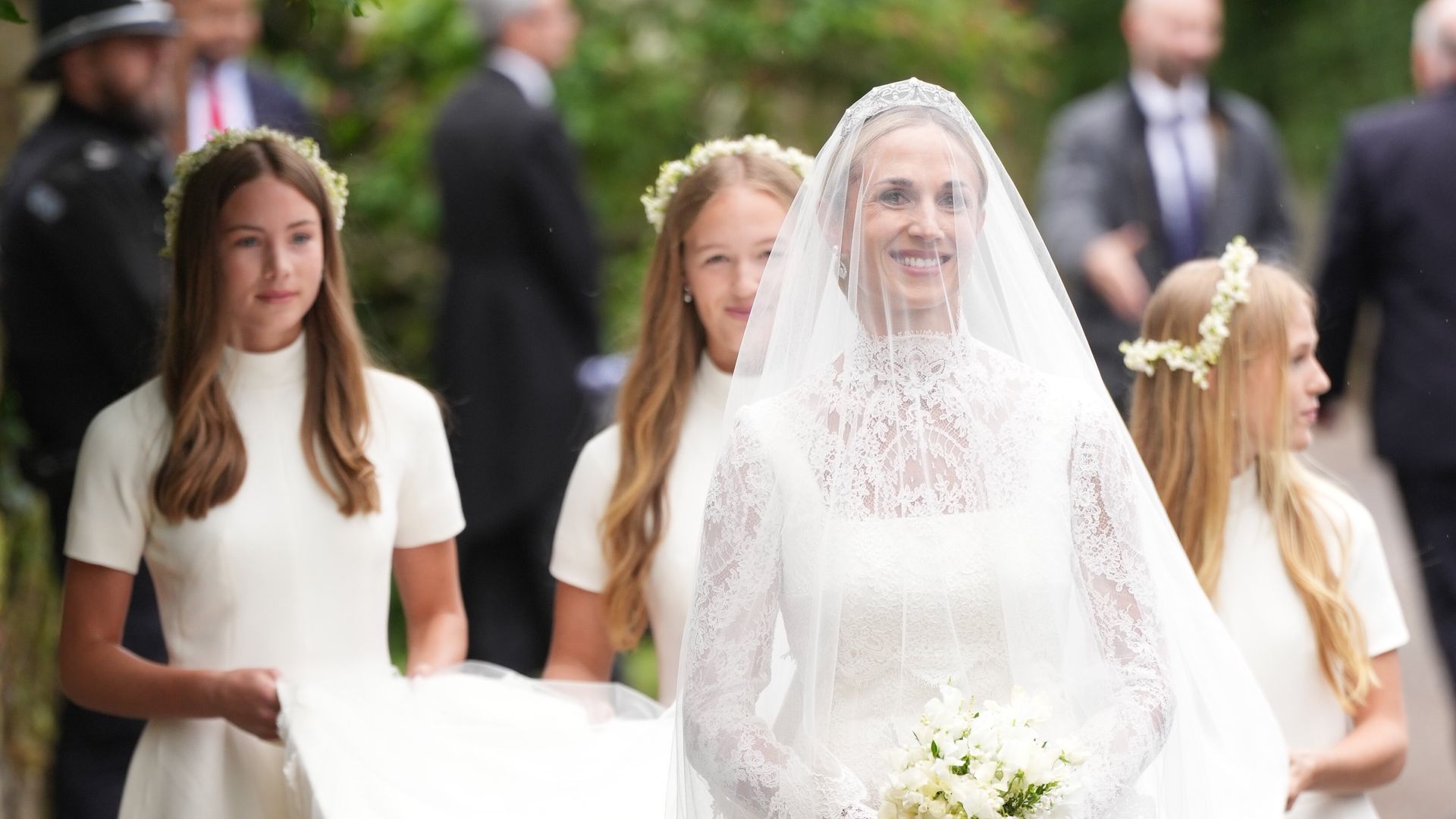 Peter Phillips y Harriet Sperling se dan el 'sí, quiero' en la boda real más esperada del año