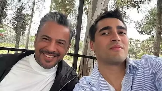 Emre compartía una foto junto a Mert tras el juramento y una del acto