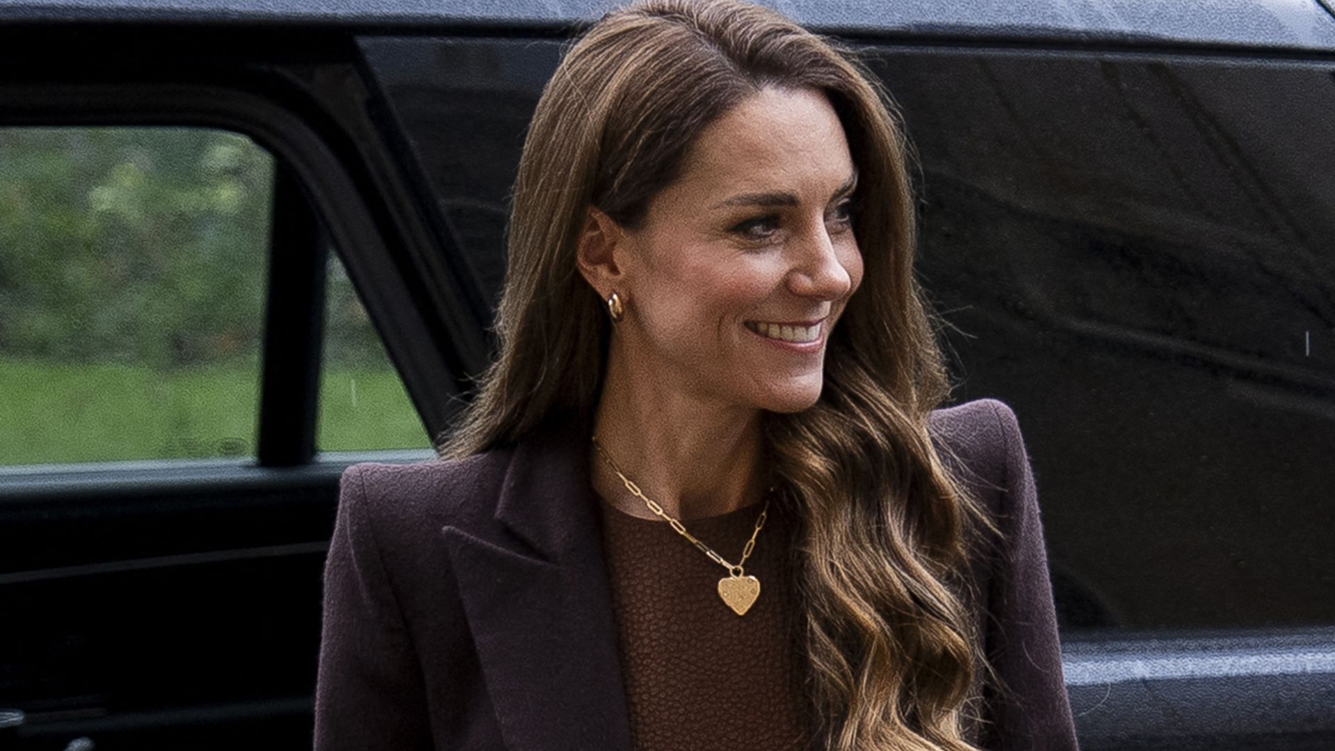 Kate Middleton y su misterioso collar que ha dado la vuelta al mundo: la inscripción que nadie ha podido descifrar