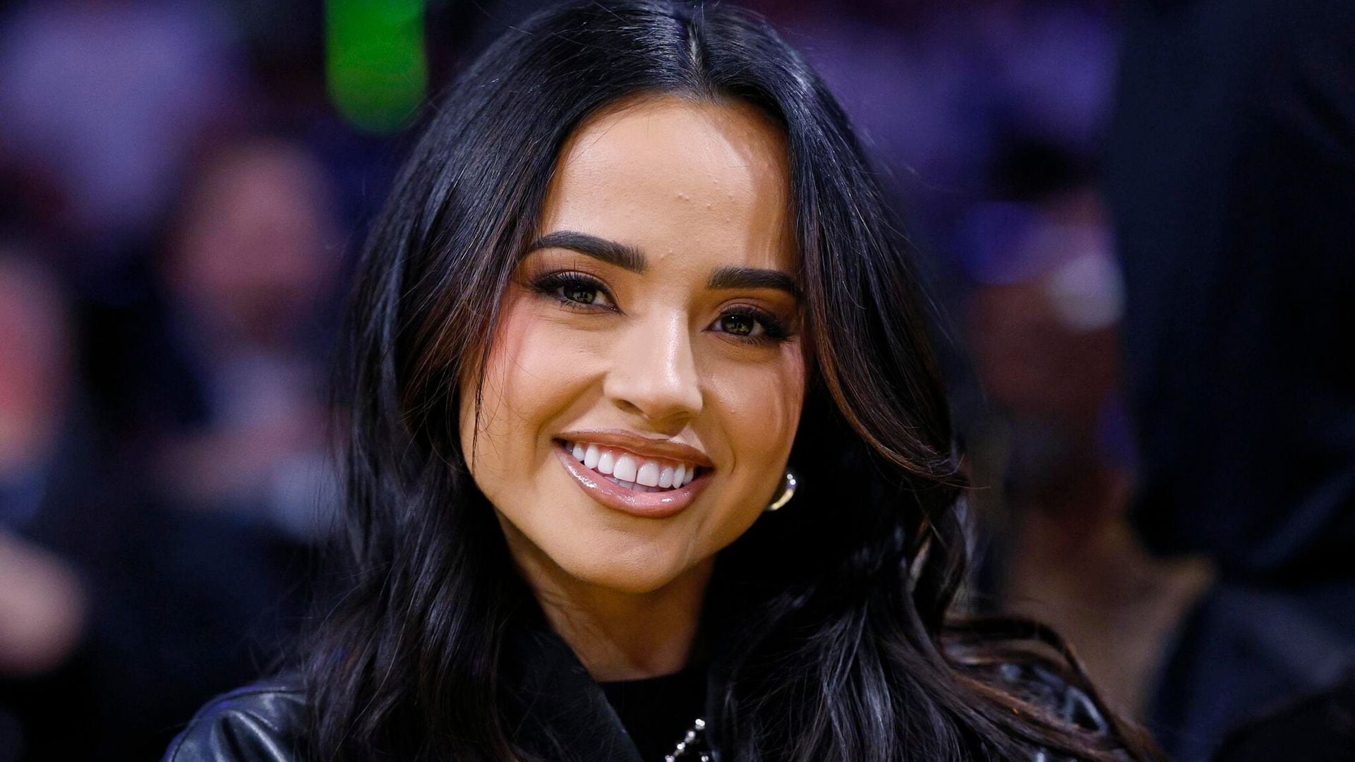 Becky G reflexiona sobre superar el pasado y comparte un mensaje con sus fans