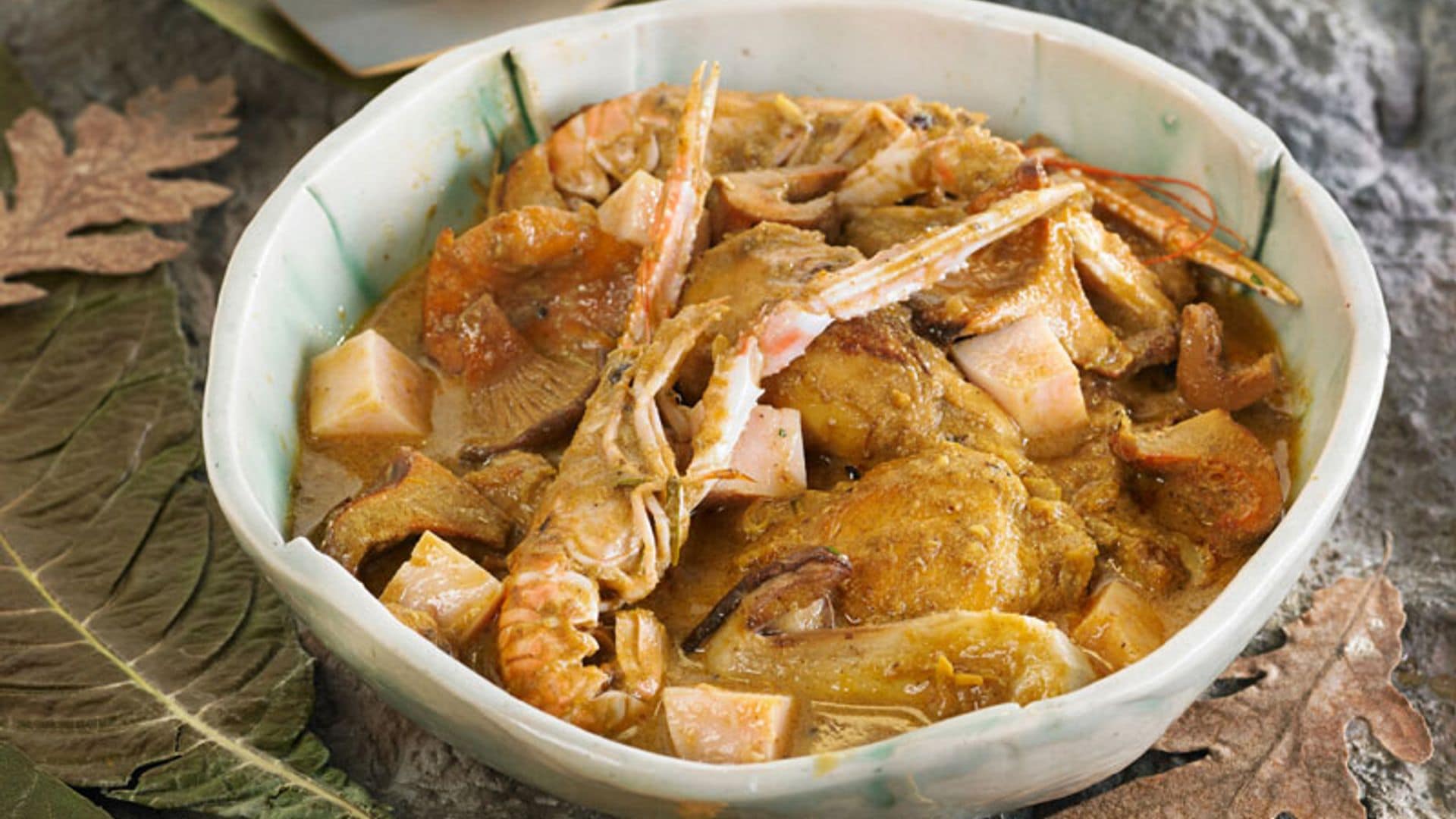 Guiso de pavo con cigalas, setas y tocino ibérico