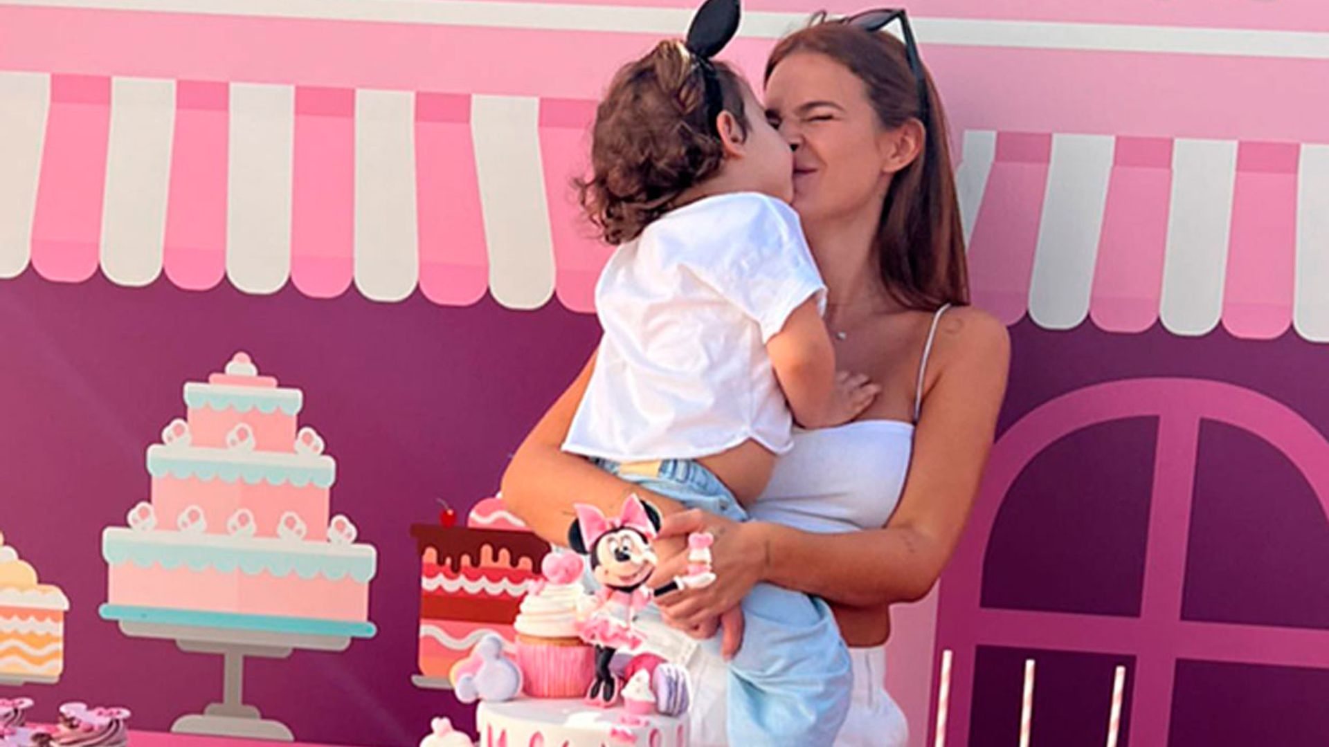 Laura Escanes y Risto Mejide se reencuentran en la divertida fiesta de cumpleaños de su hija Roma
