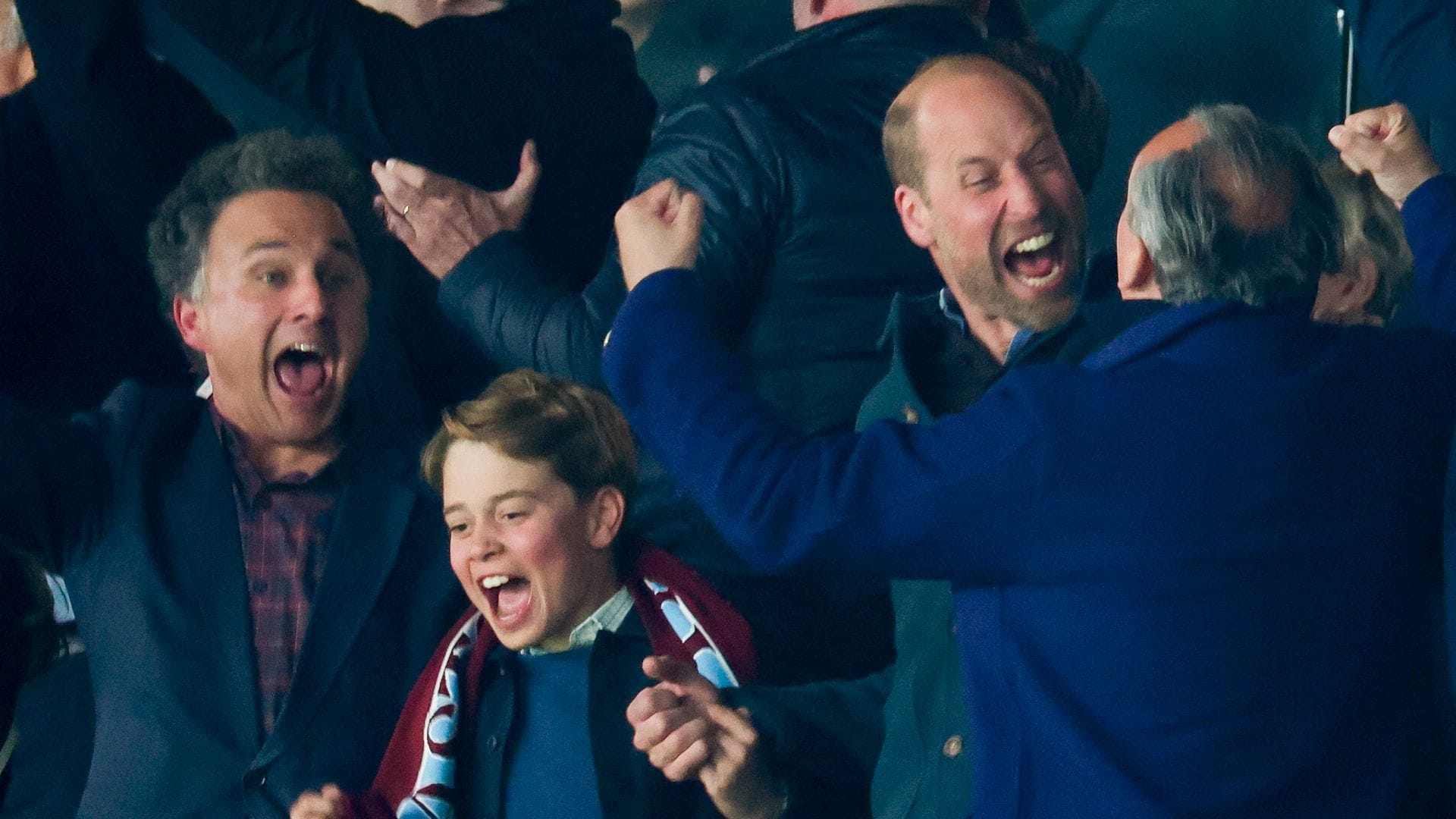 El príncipe William y el príncipe George viven una montaña rusa de emociones en el estadio