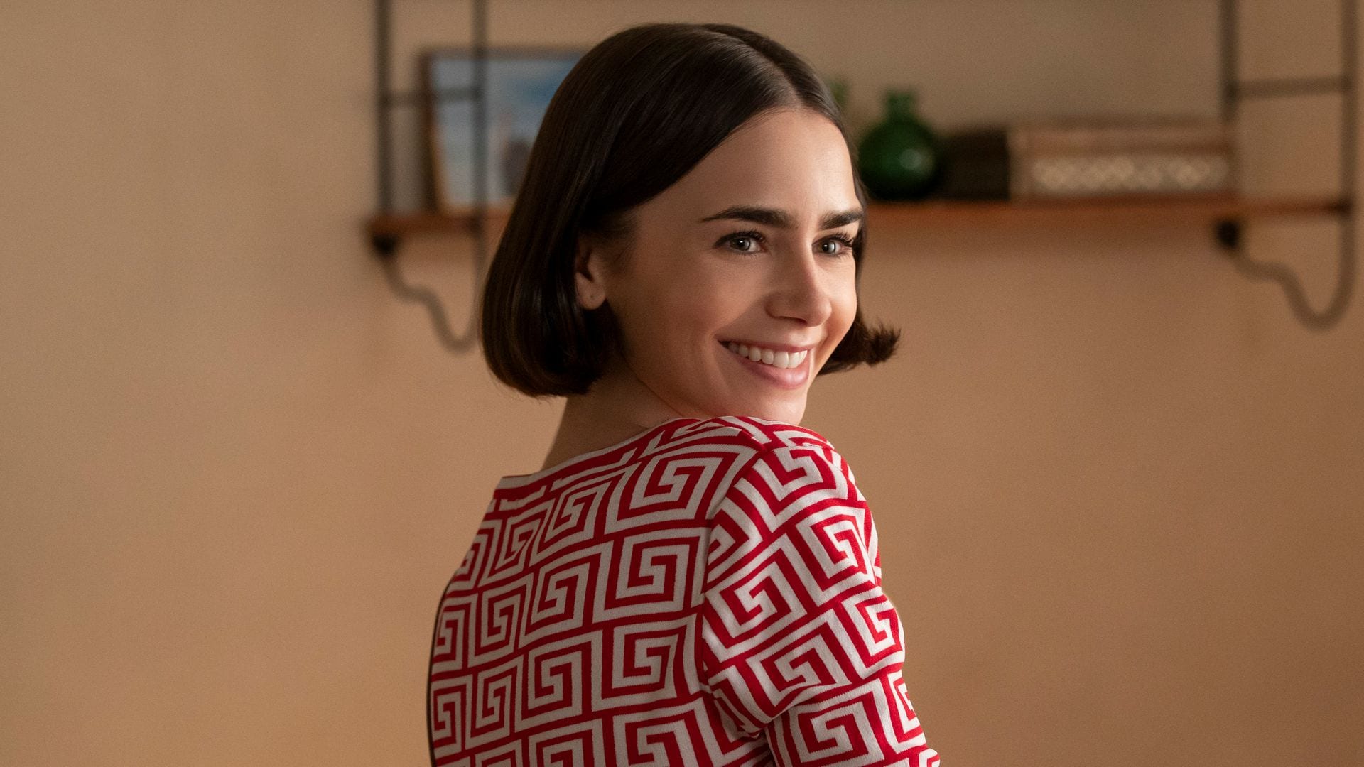 Lily Collins en 'Emily in Paris' de Netflix.