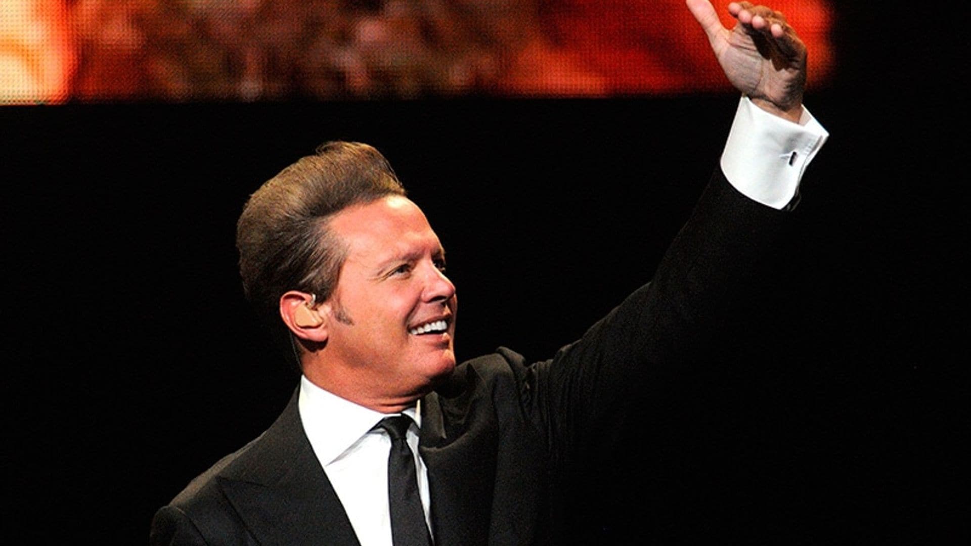 No, no es ‘Tengo todo excepto a ti’, Luis Miguel revela qué canción le canta a su mamá