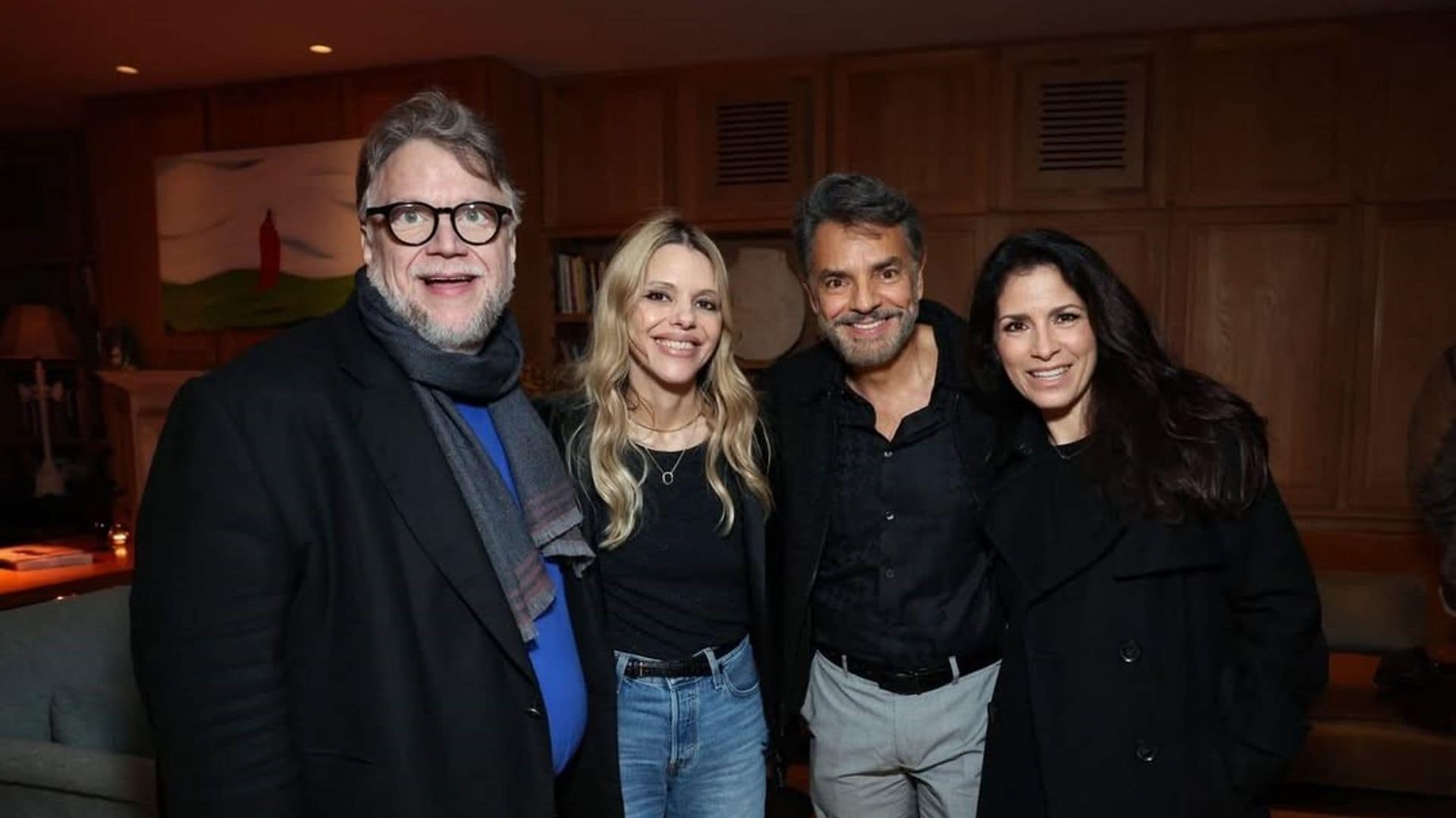 Guillermo del Toro, su esposo Kim Morgan, Eugenio Derbez y Alessandra Rosaldo.