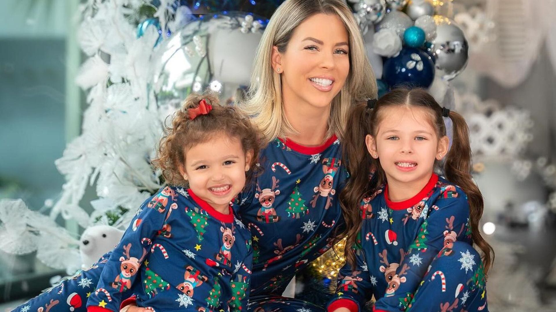 Usando unos coquetos tacones, la hija menor de Ximena Duque pide: ‘No fotos’