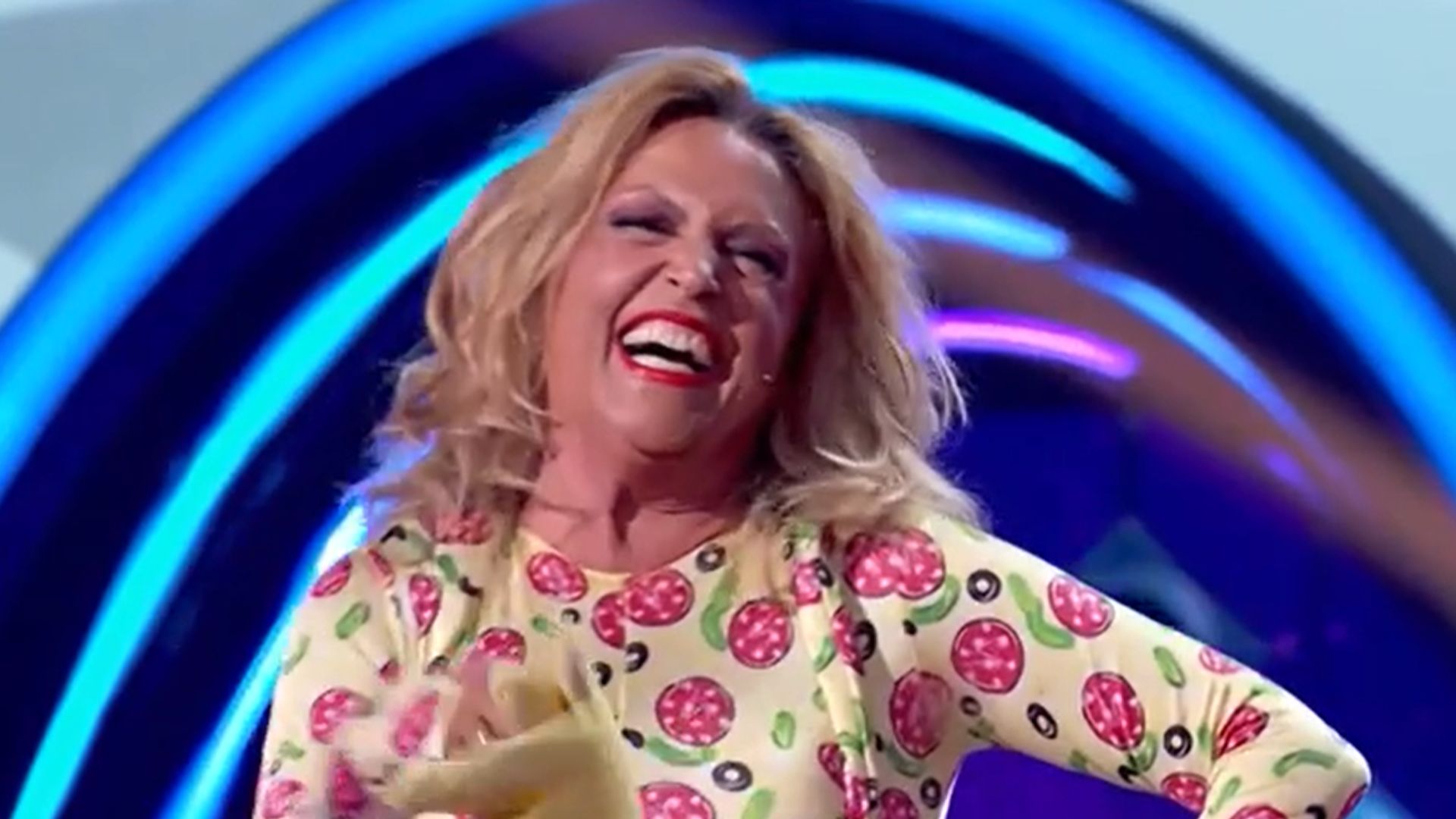 Lydia Lozano cambia de cadena y sorprende a todos en 'Mask Singer'... salvo a Boris Izaguirre y Ana Milán