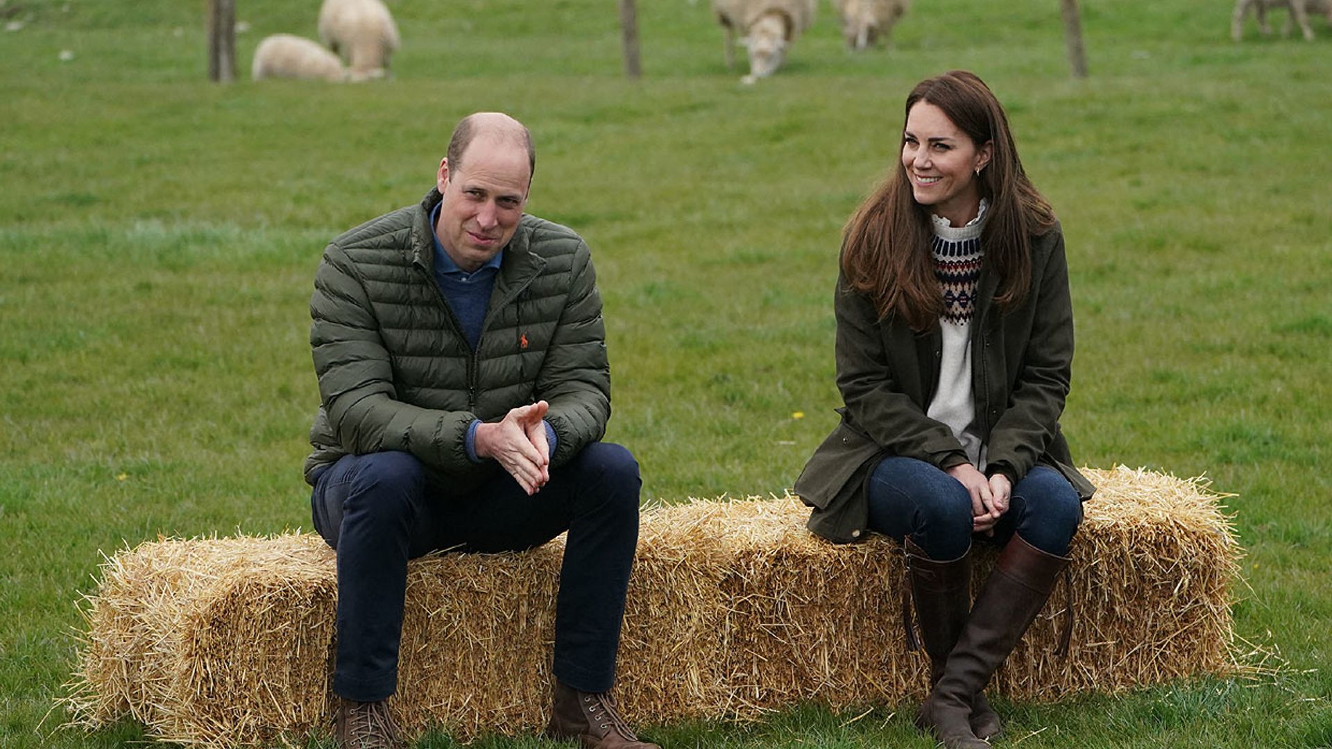 De conducir un tractor a una competición de golf: los duques de Cambridge se atreven con todo