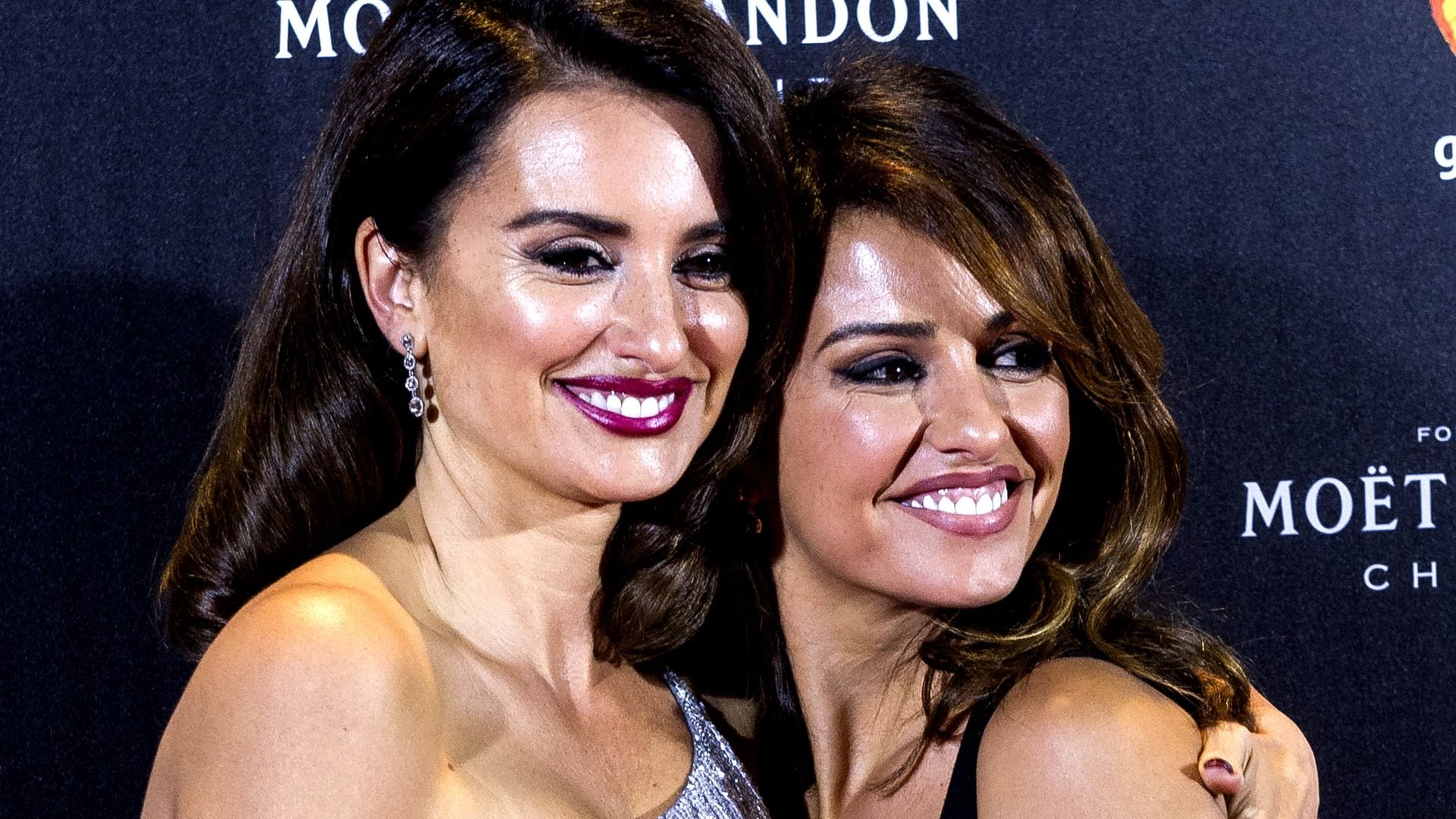 Penélope Cruz celebra su cumpleaños y su hermana Mónica le dedica una foto inédita de su infancia