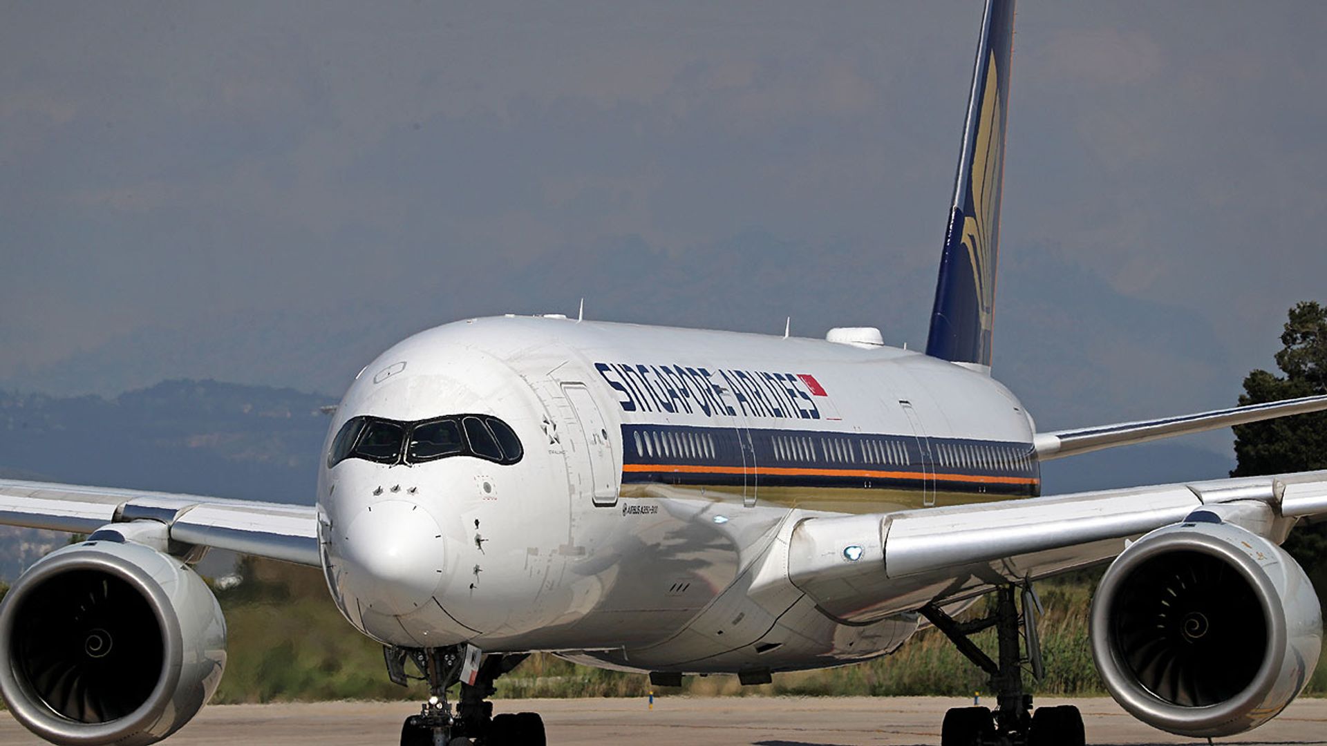 Una persona muere y otras treinta resultan heridas por las graves turbulencias en un vuelo de Londres a Singapur