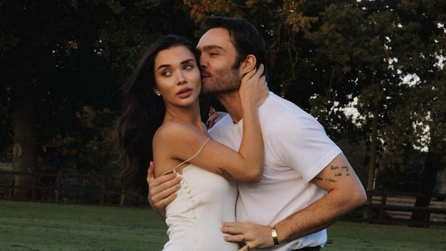Ed Westwick y Amy Jackson 