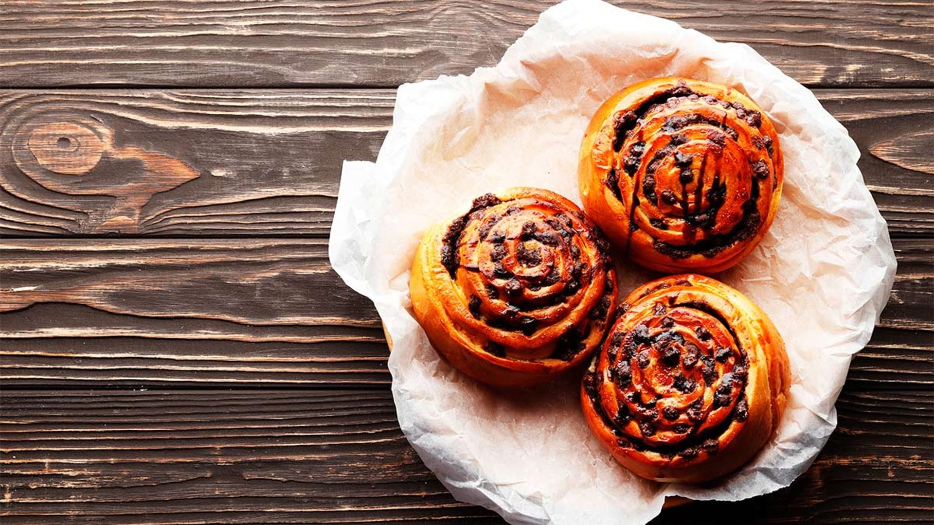 'Cinnamon rolls' con chips de chocolate
