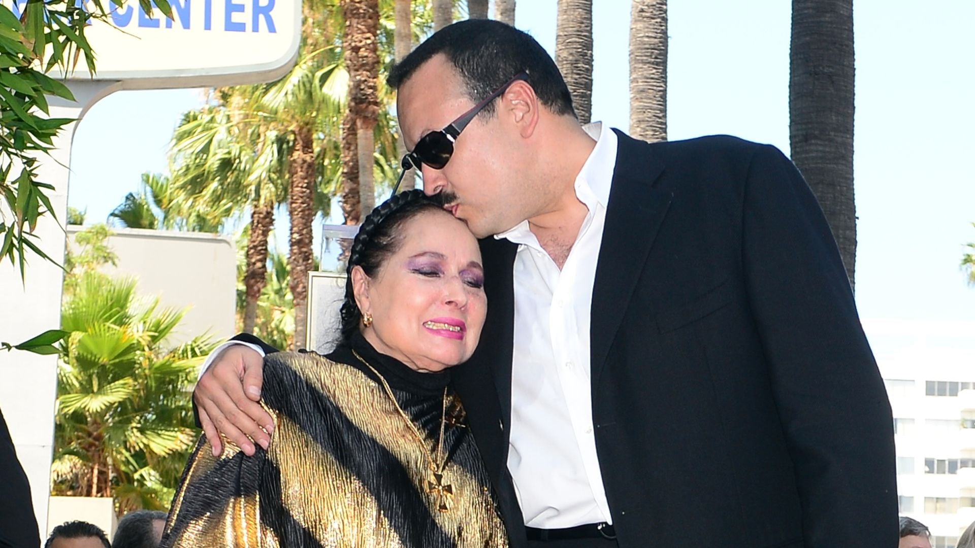 Pepe Aguilar y doña Flor Silvestre