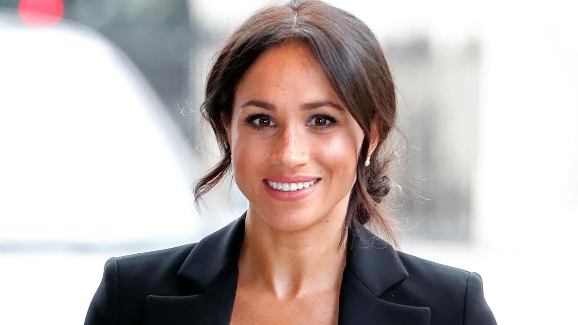 Meghan Markle confirma que el ‘total black’ triunfa en cualquier ocasión