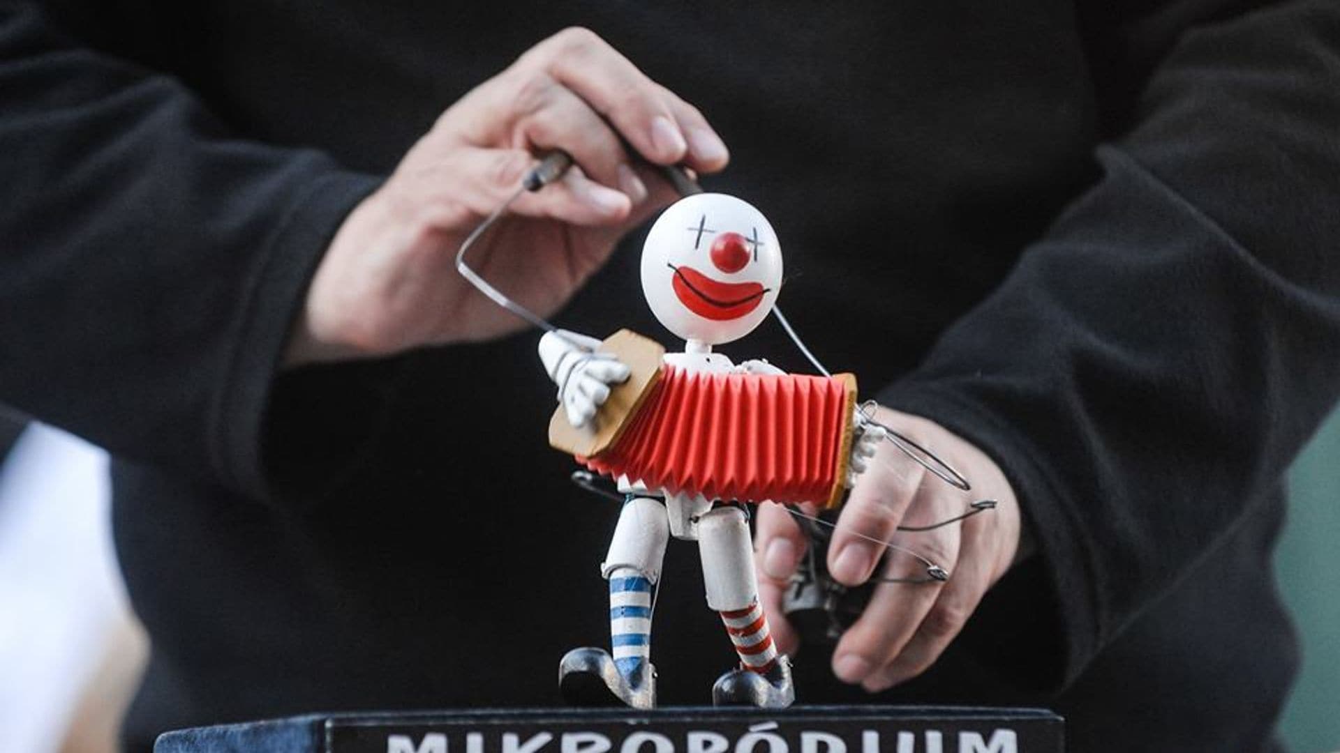 Espectáculo de títeres Mikropódium