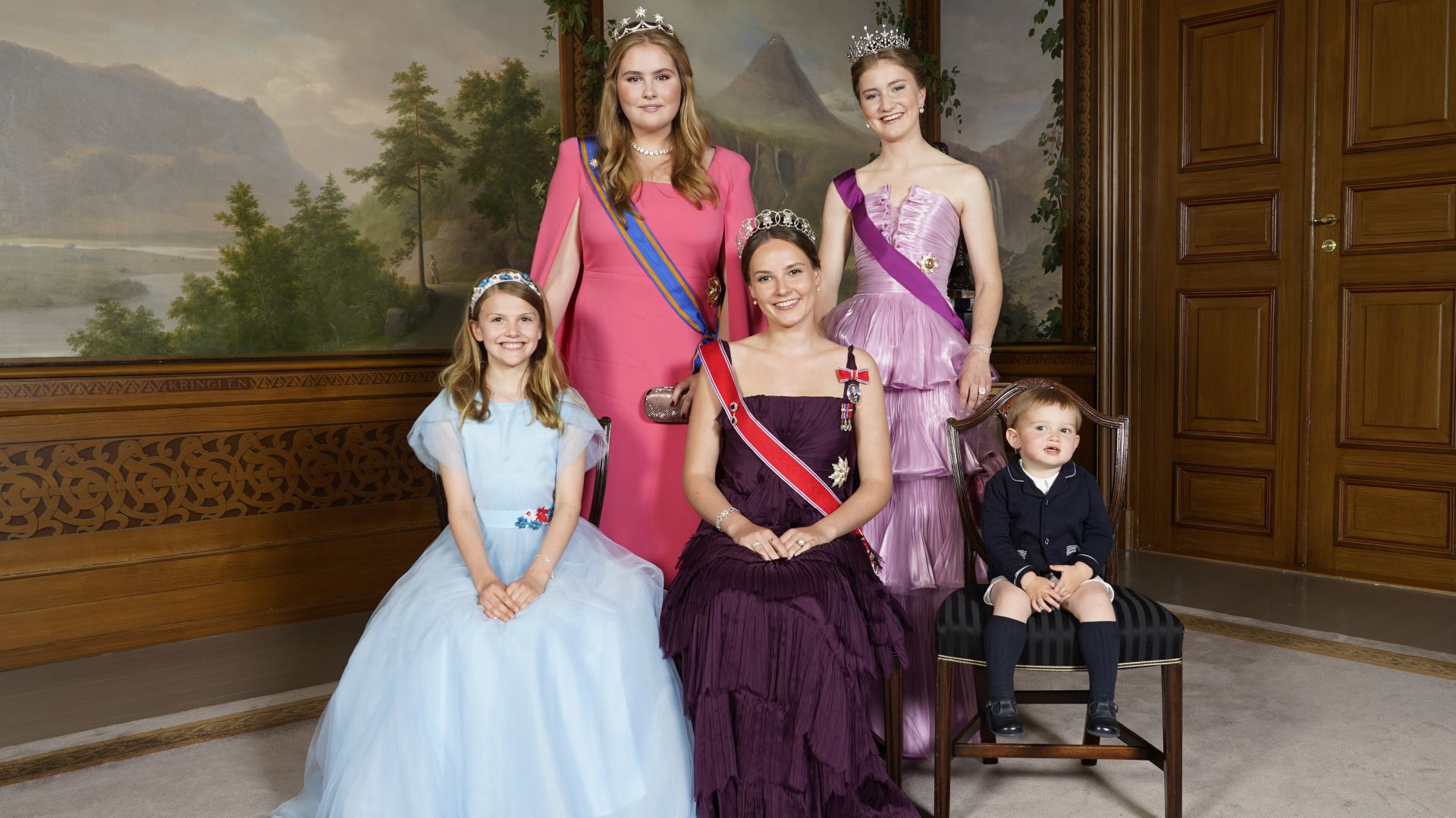 De la foto de las tres tiaras al terremoto real: se cumplen tres años de la fiesta de la princesa Ingrid de Noruega