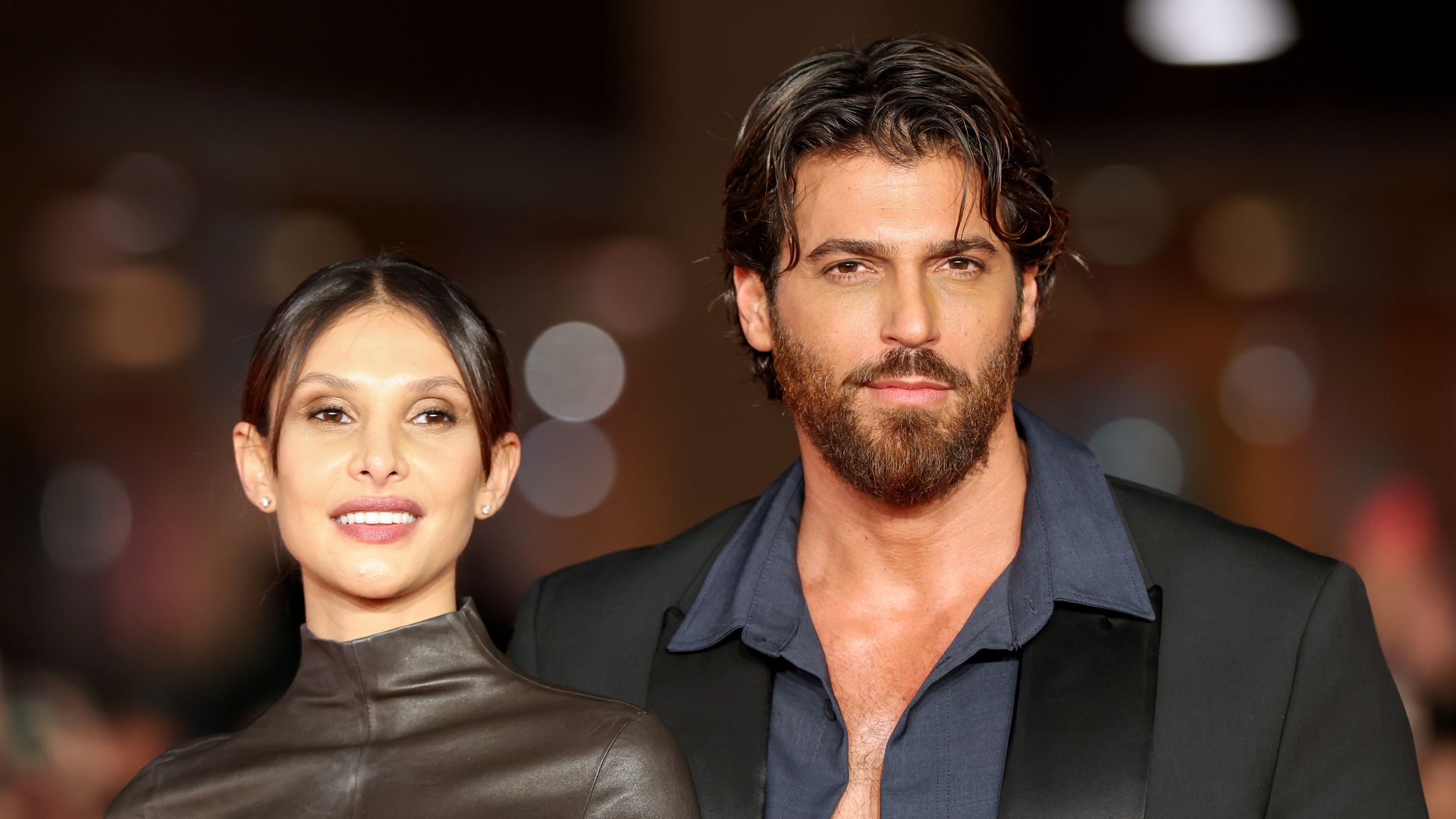 Can Yaman reaparece en Madrid con nueva imagen y junto a su novia, Sara Bluma