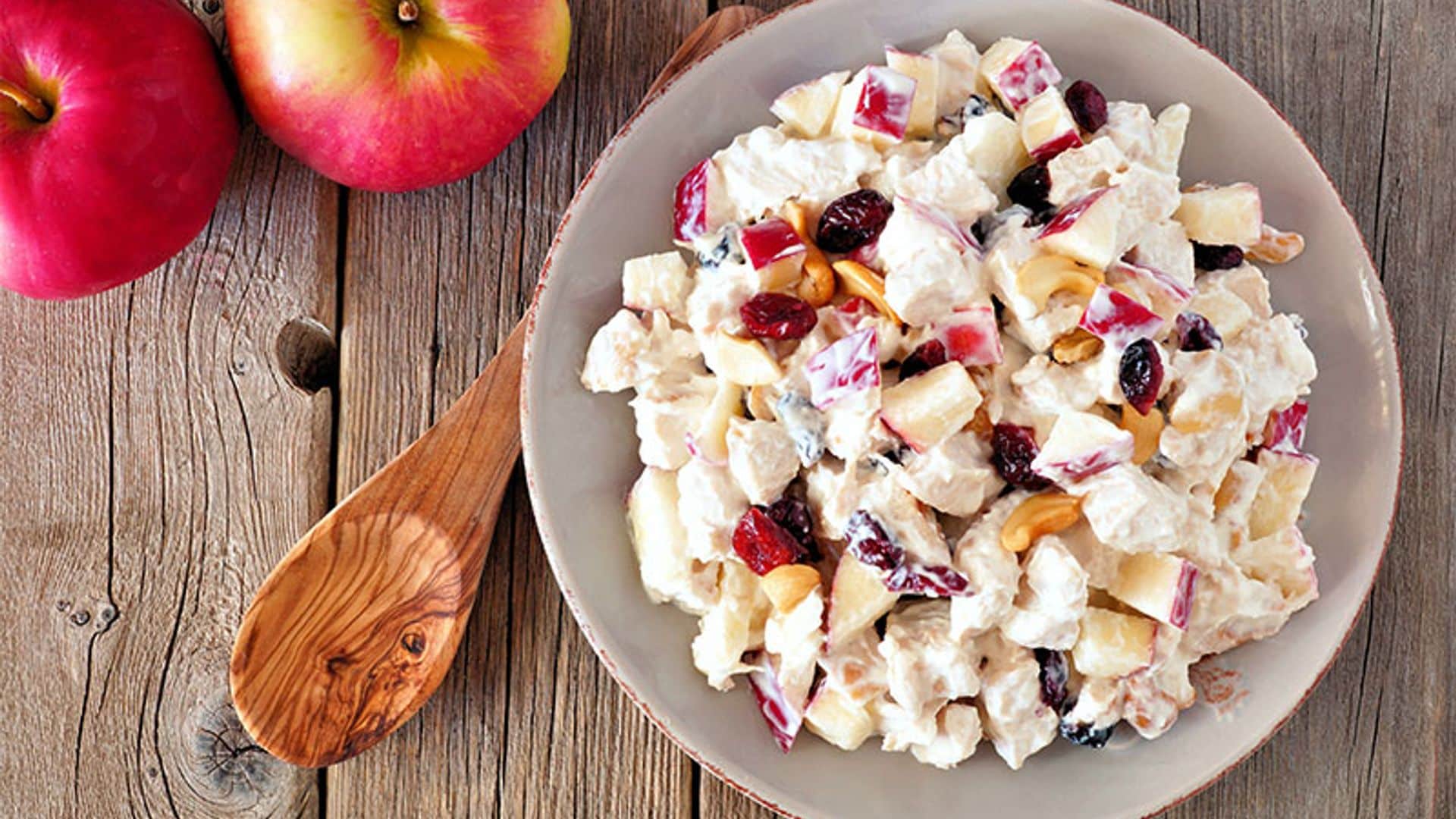 Ensalada de manzana, anacardos y arándanos