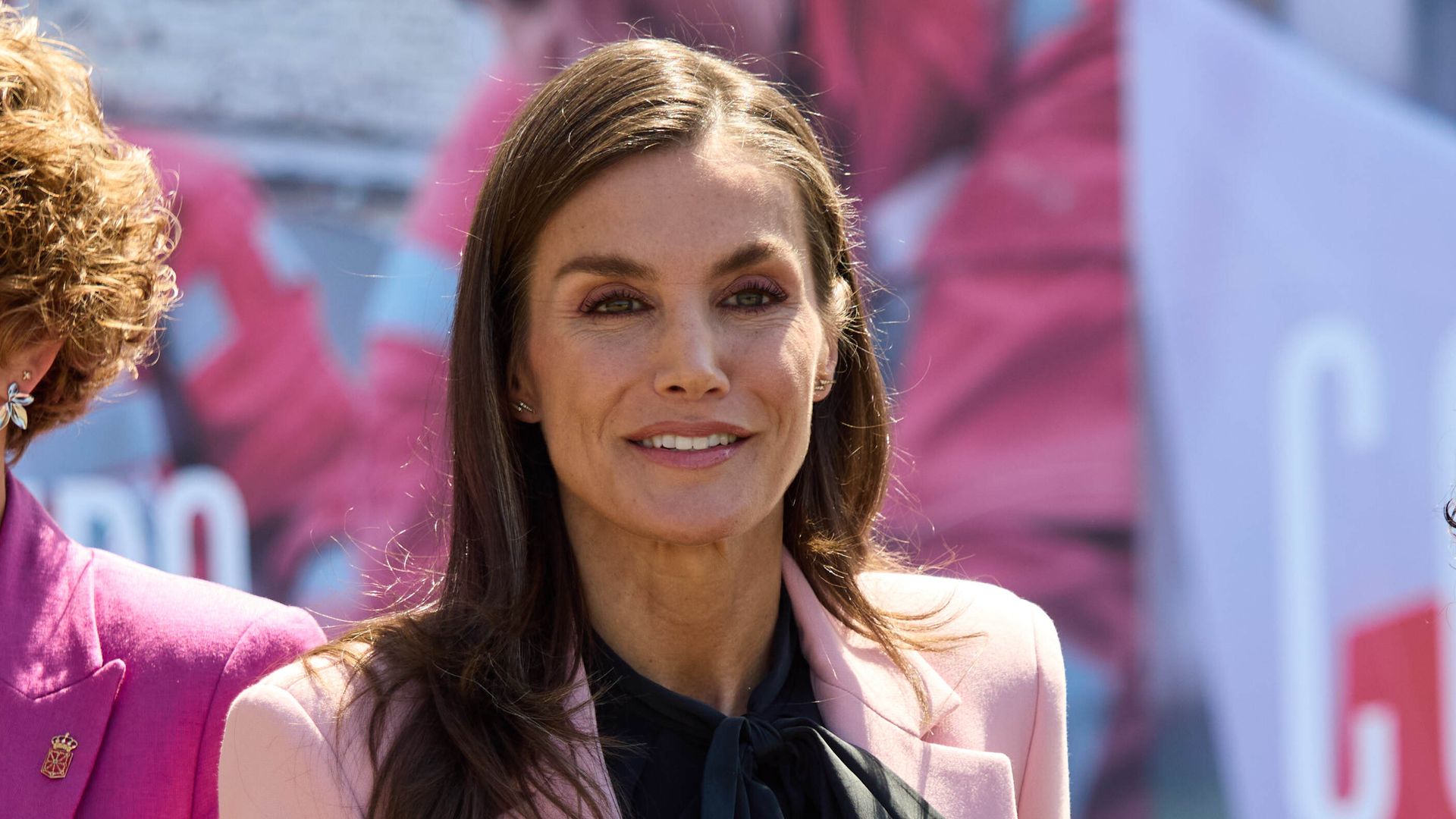 La Reina viral que no pierde el control: la magistral estrategia de doña letizia para lidiar con un “asalto” periodístico