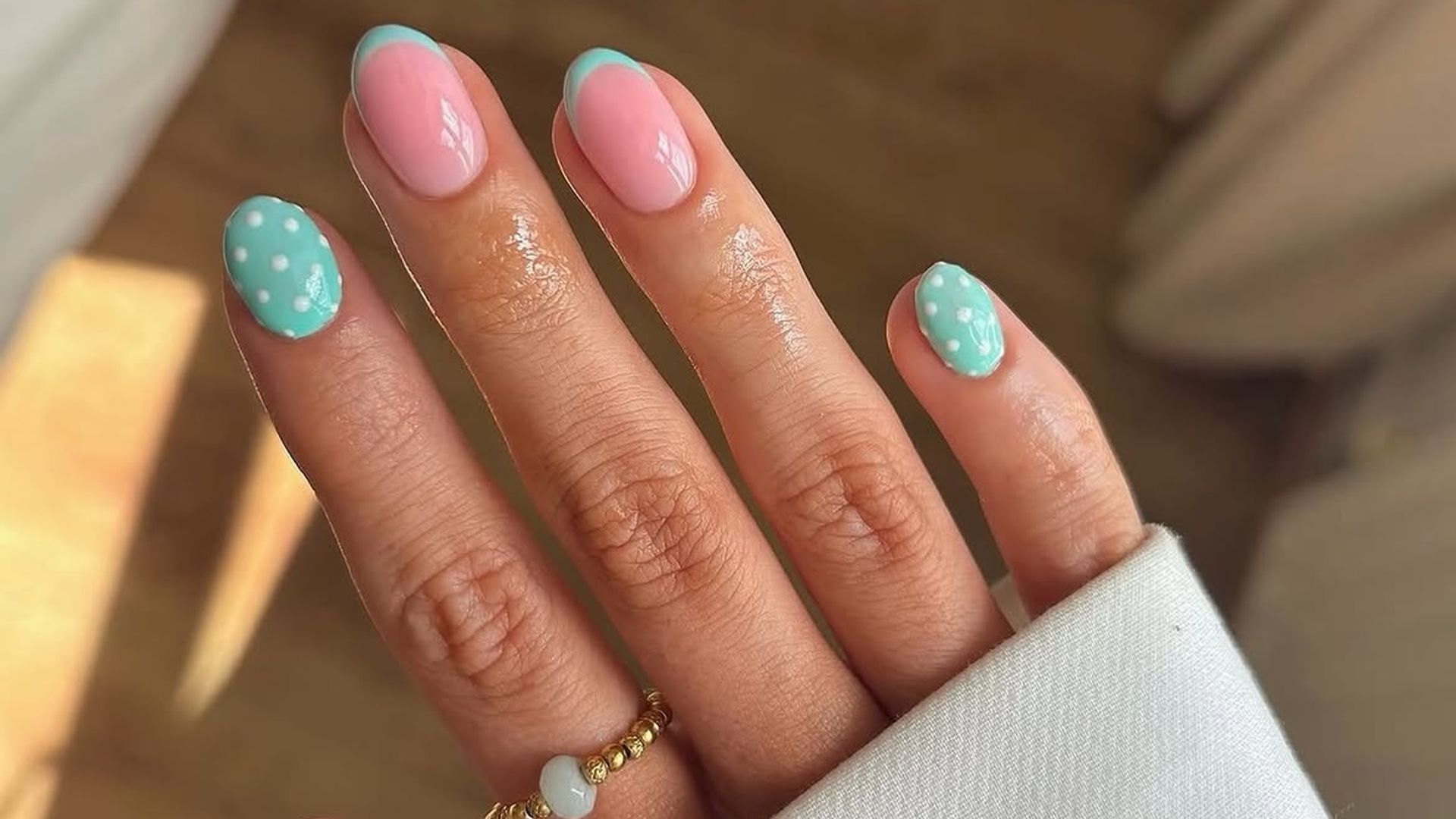Moisés León, manicurista, sobre cómo cuidar las uñas en verano: "Es recomendable no pasar más de 21 días con el mismo esmalte"