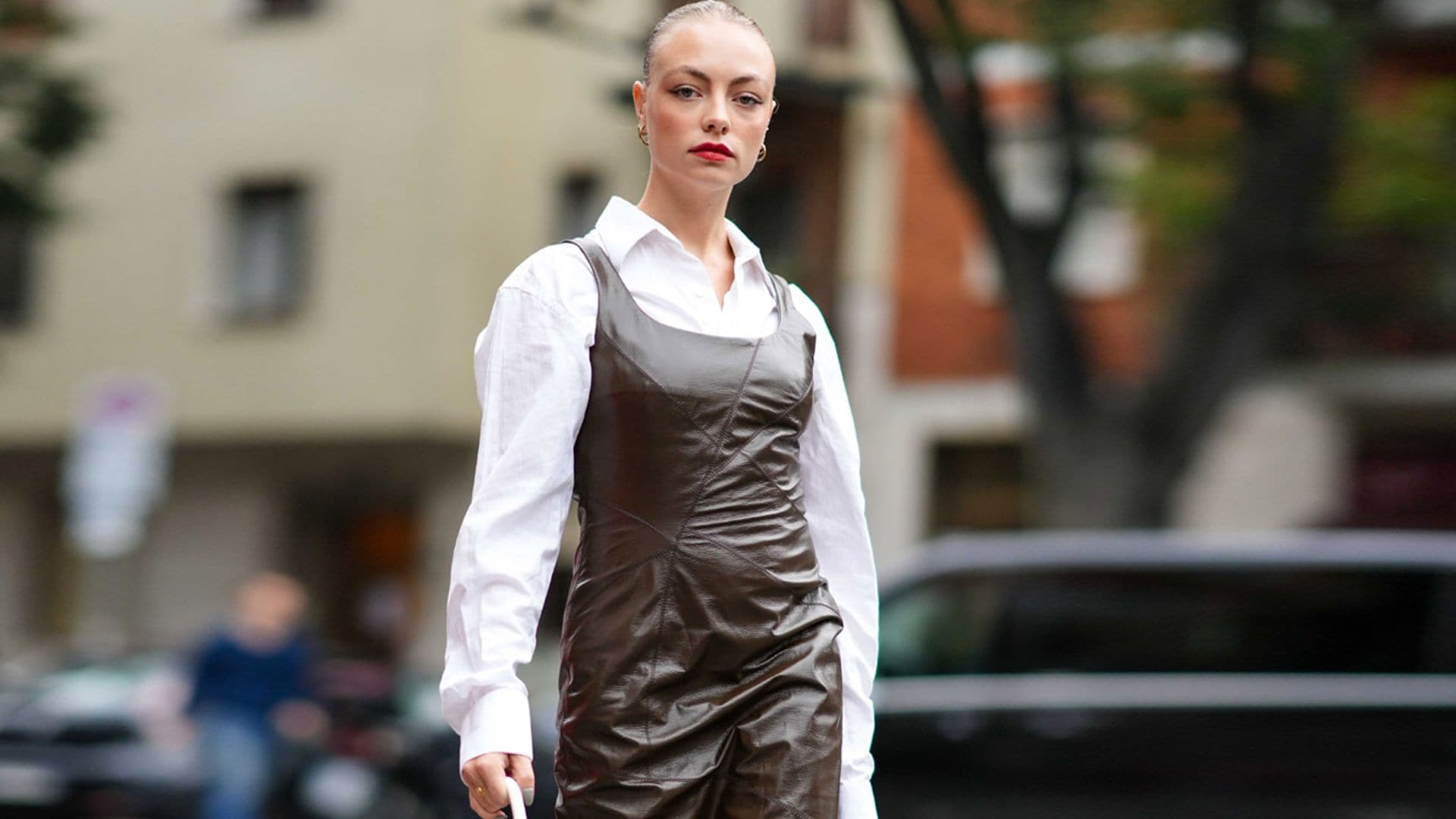 Guía FASHION de la camisa blanca: cómo renovar este básico en looks de tendencia