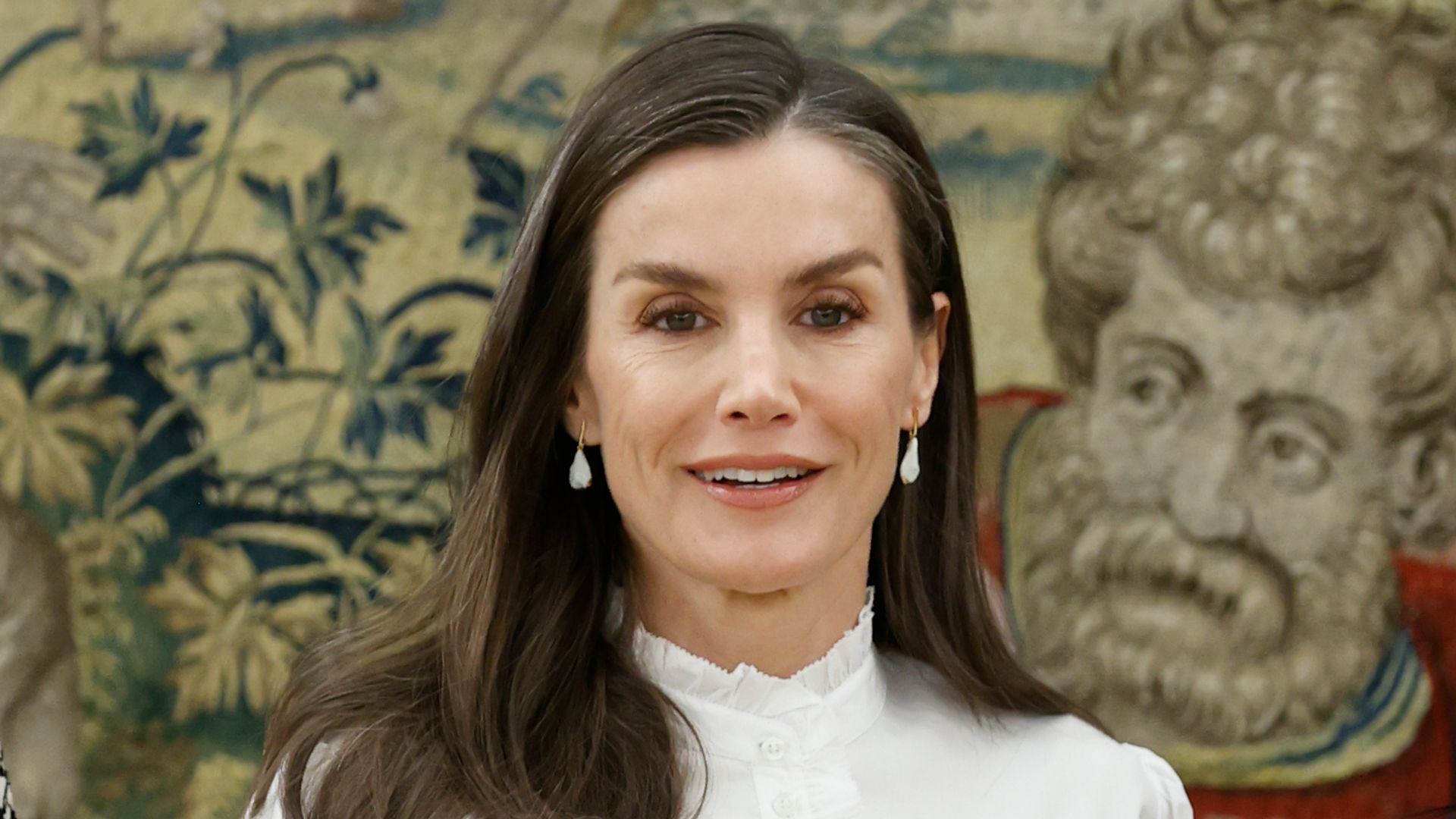 La reina Letizia, 7 estrenos en 2 días (y 3 marcas nuevas): los detalles de su renovado armario