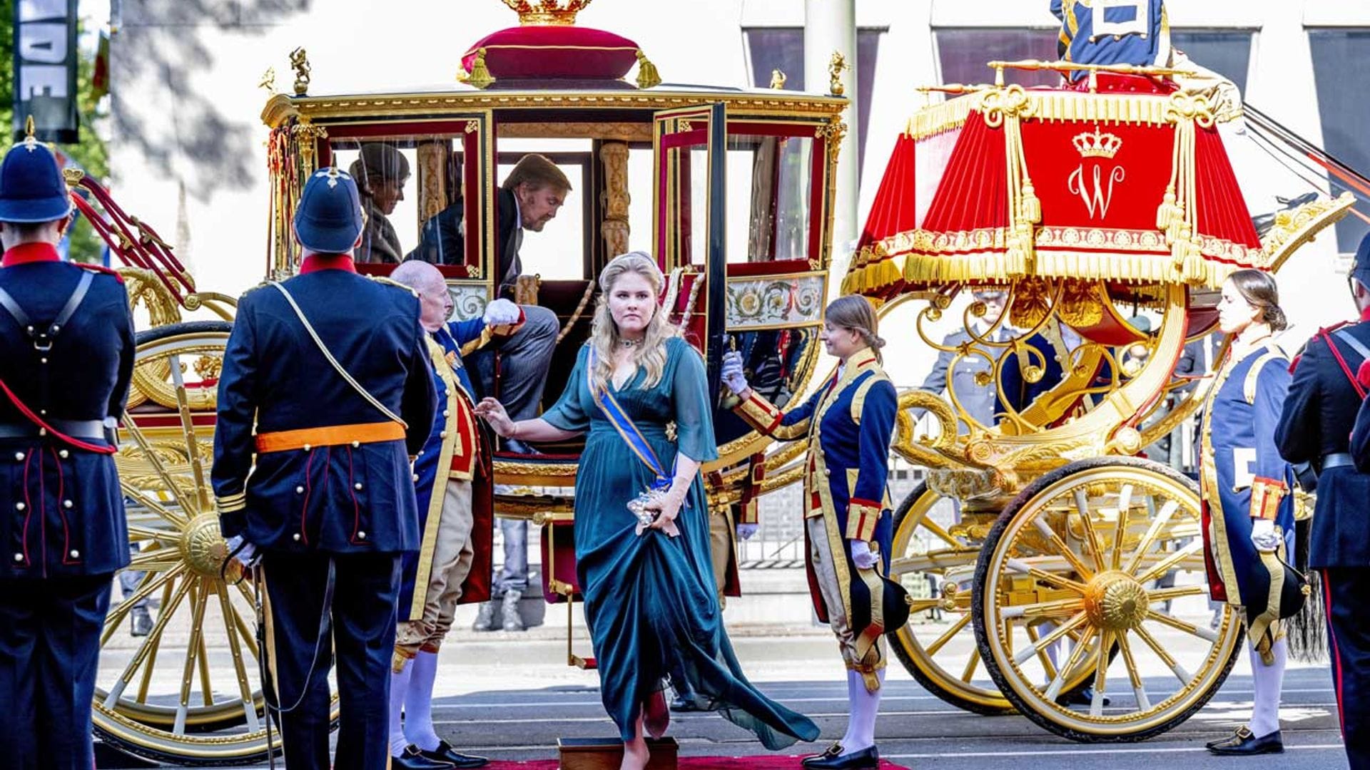 Majestuoso debut de Amalia de Países Bajos en el Día del Príncipe, en carroza y con joyas históricas