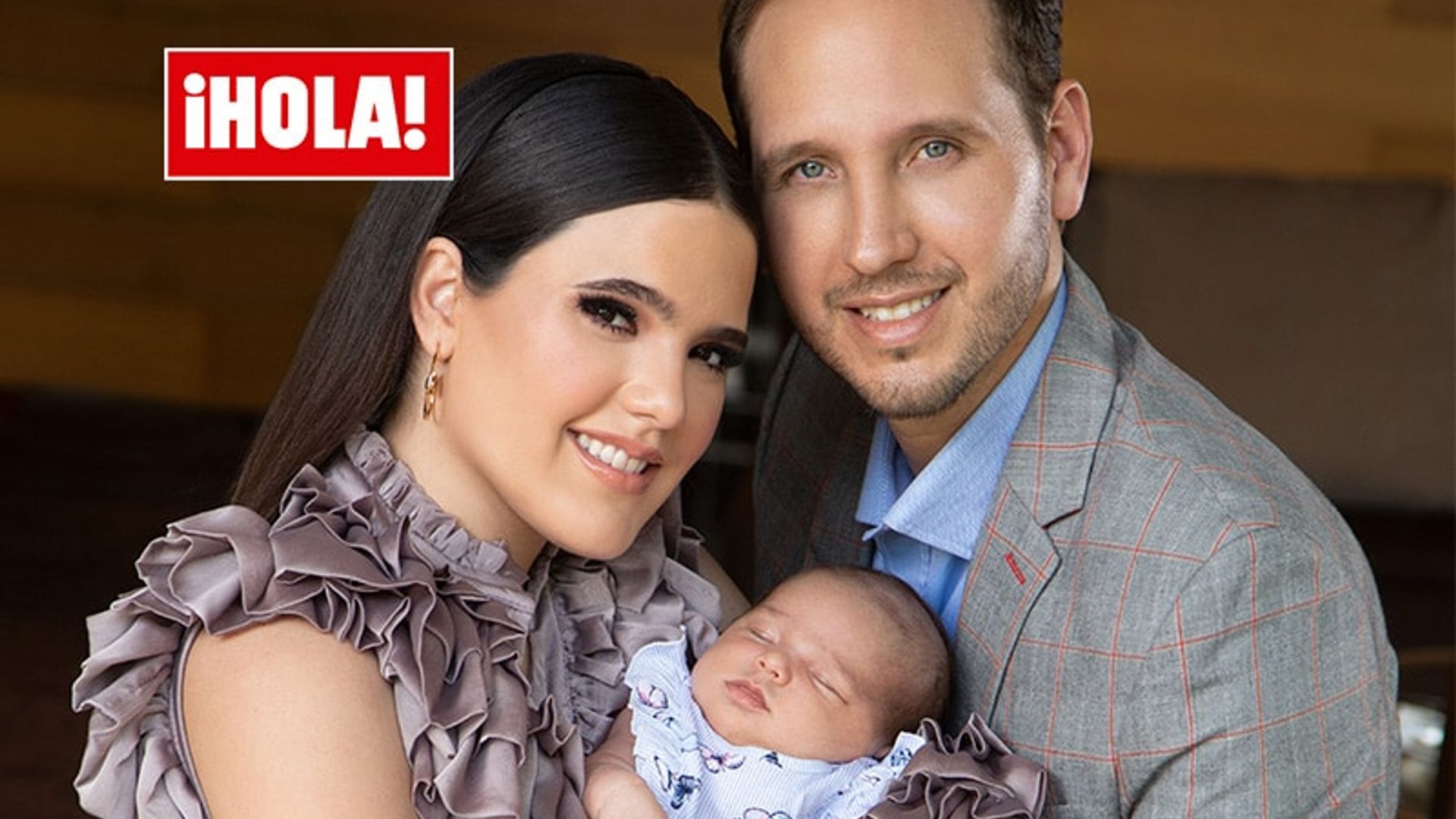 En ¡HOLA!, Francisco y Camila nos presentan a Cayetana, la primera nieta de Alejandro Fernández