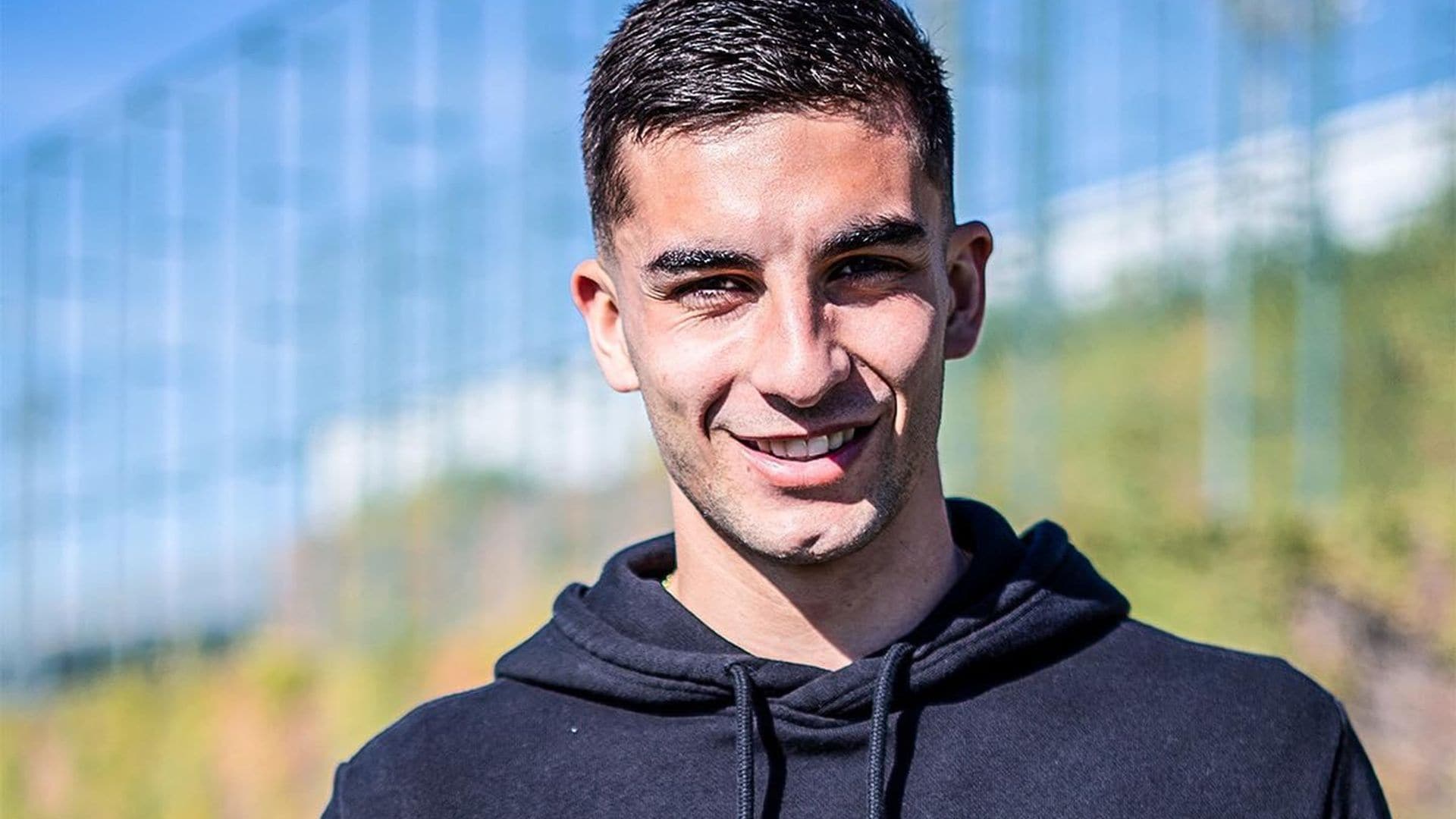 Así es Ferran Torres, el astro del fútbol que ha conquistado a Sira Martínez