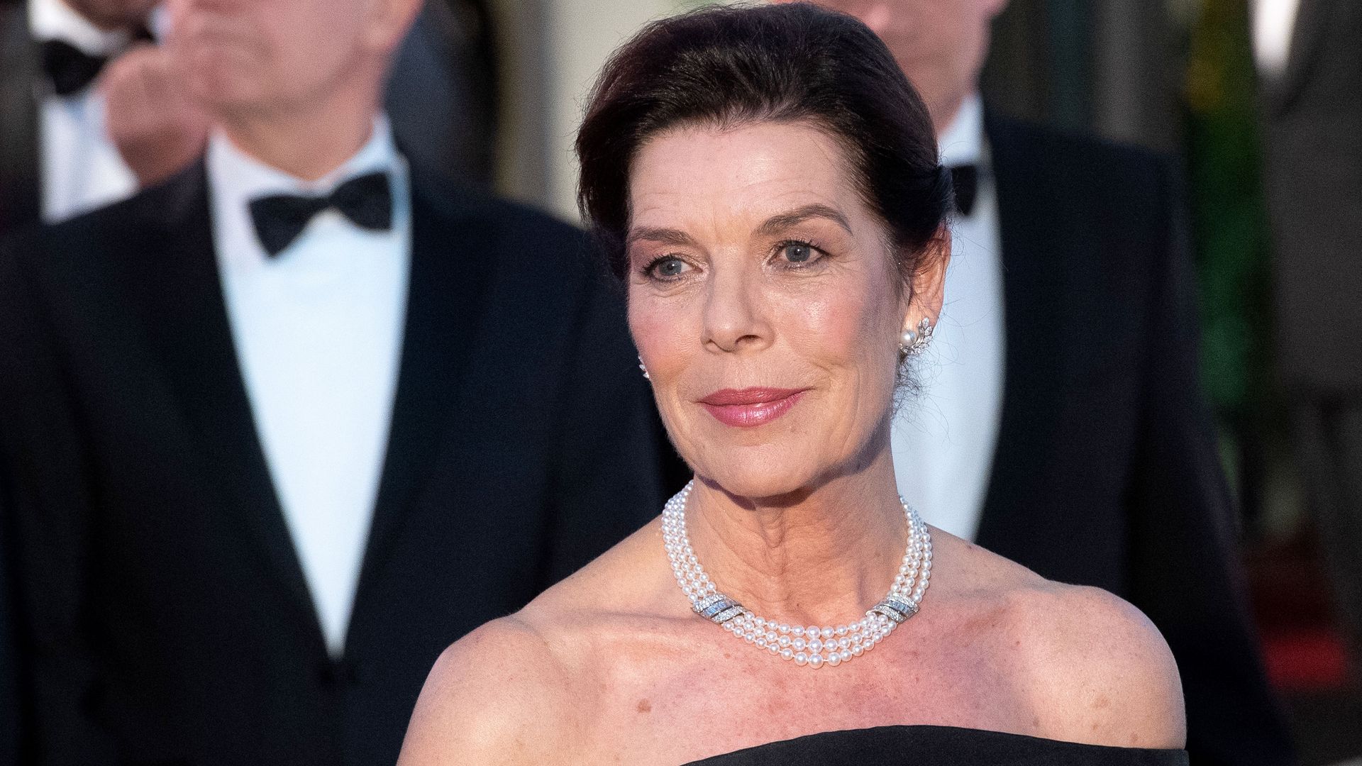 Analizamos sus looks en su década más libre: “Desde que cumplió los 60, ha hecho gala de una madurez estilística impecable”