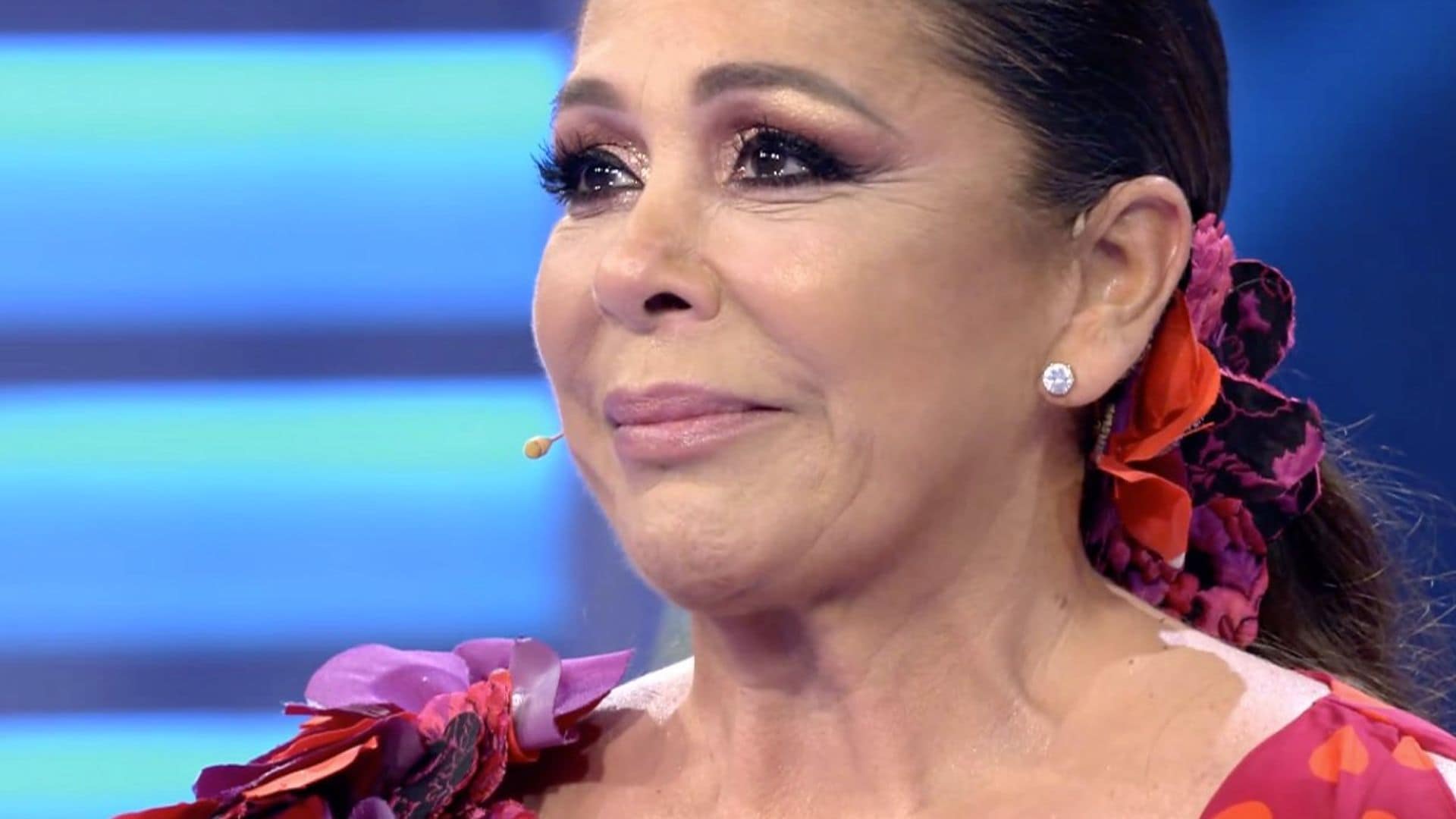 Isabel Pantoja se emociona hasta las lágrimas tras recibir 'la sorpresa más bonita que me podían dar'